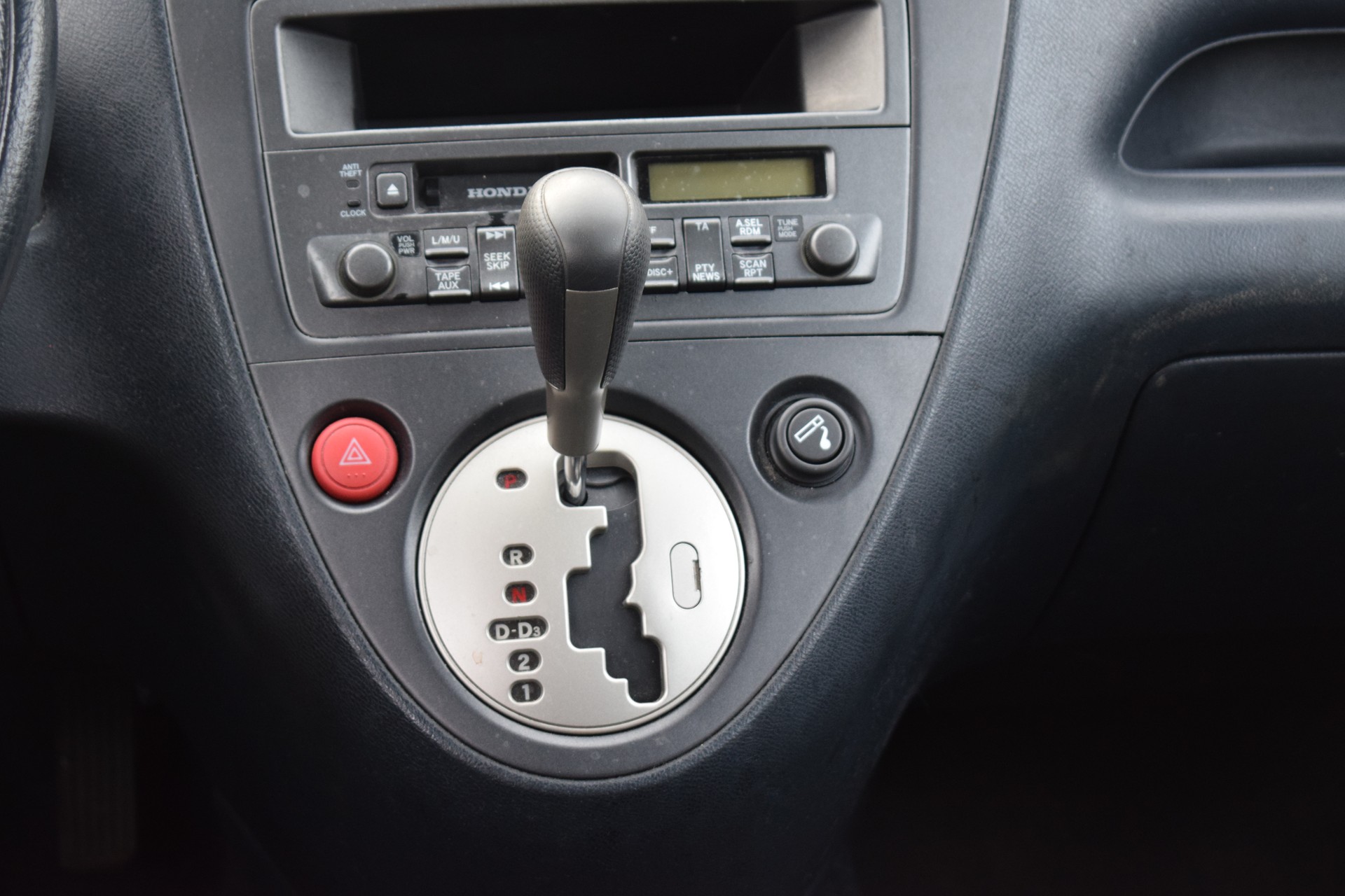 HONDA Civic 1.6i ES-image-5