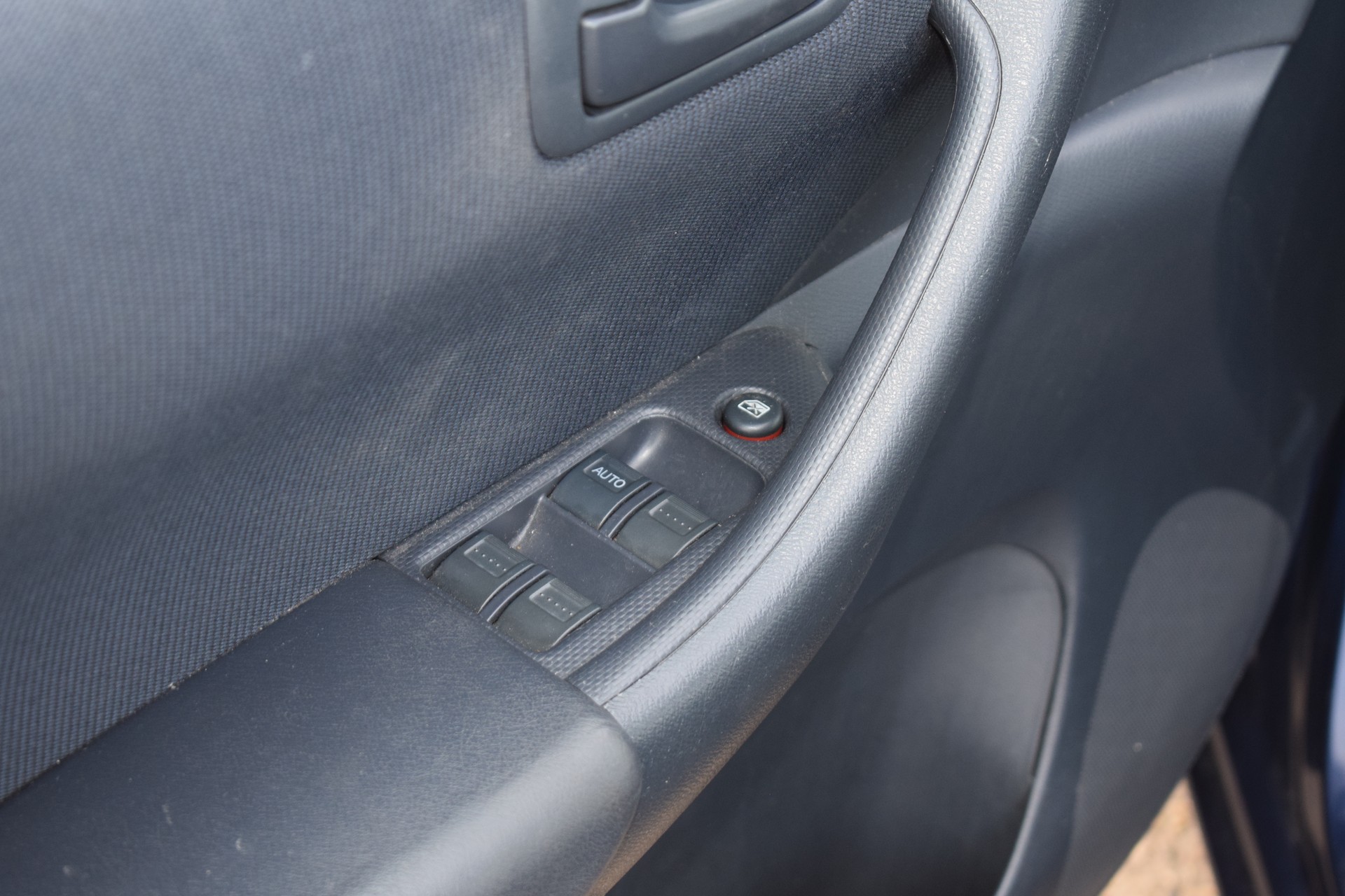 HONDA Civic 1.6i ES-image-6