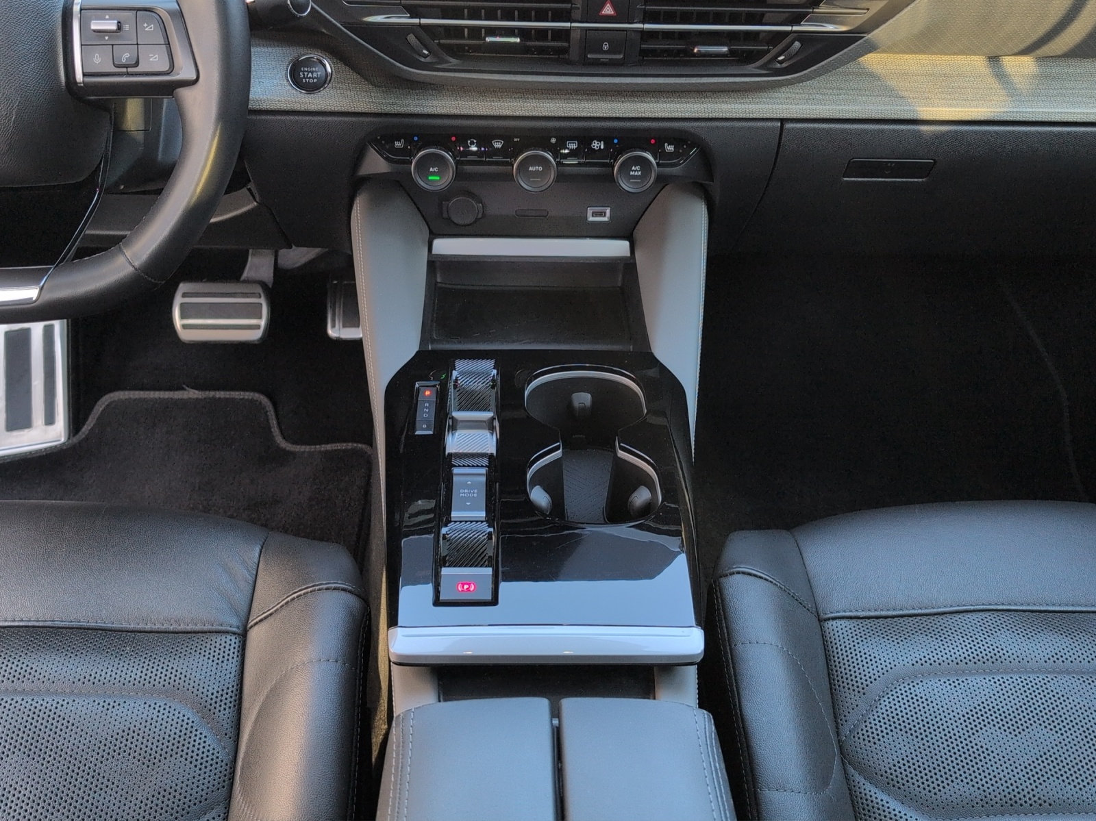 CITROEN C5 X 1.6i PHEV Shine Pack e-EAT8 / Panorama-Glasschiebedach / Lederausstattung / CH-Herstellergarantie bis 2028-image-12