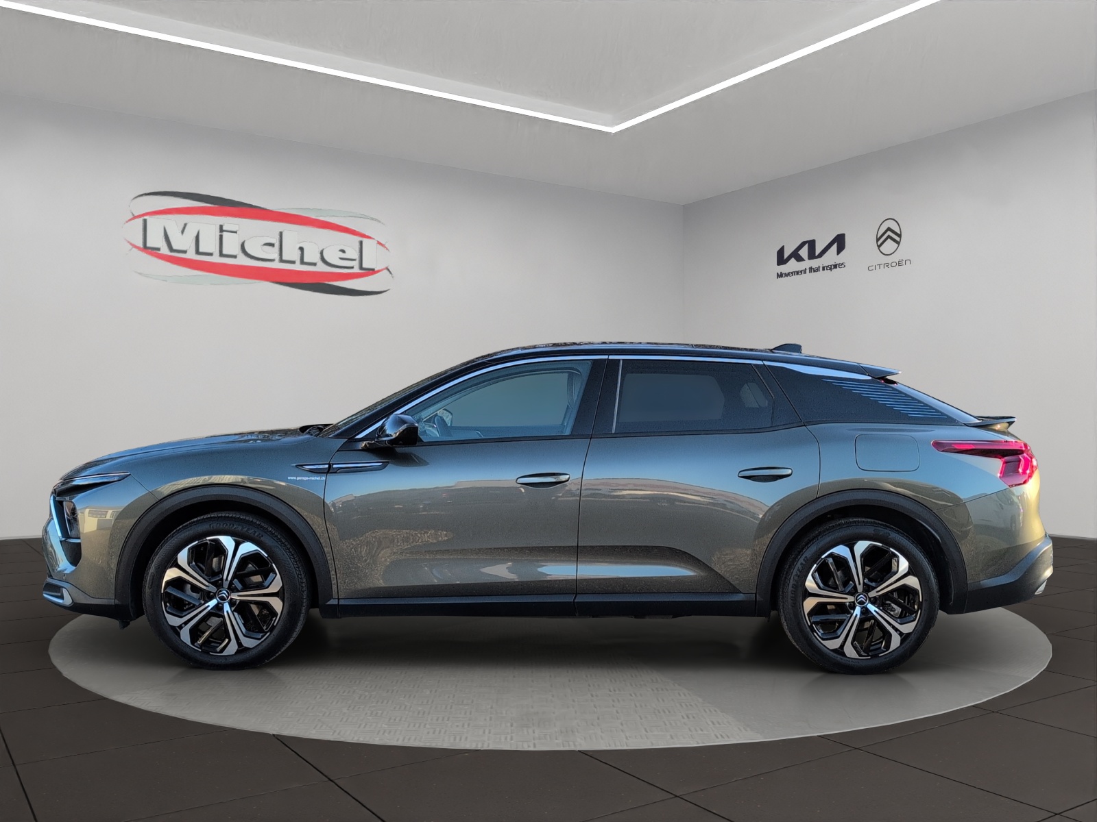 CITROEN C5 X 1.6i PHEV Shine Pack e-EAT8 / Panorama-Glasschiebedach / Lederausstattung / CH-Herstellergarantie bis 2028-image-7