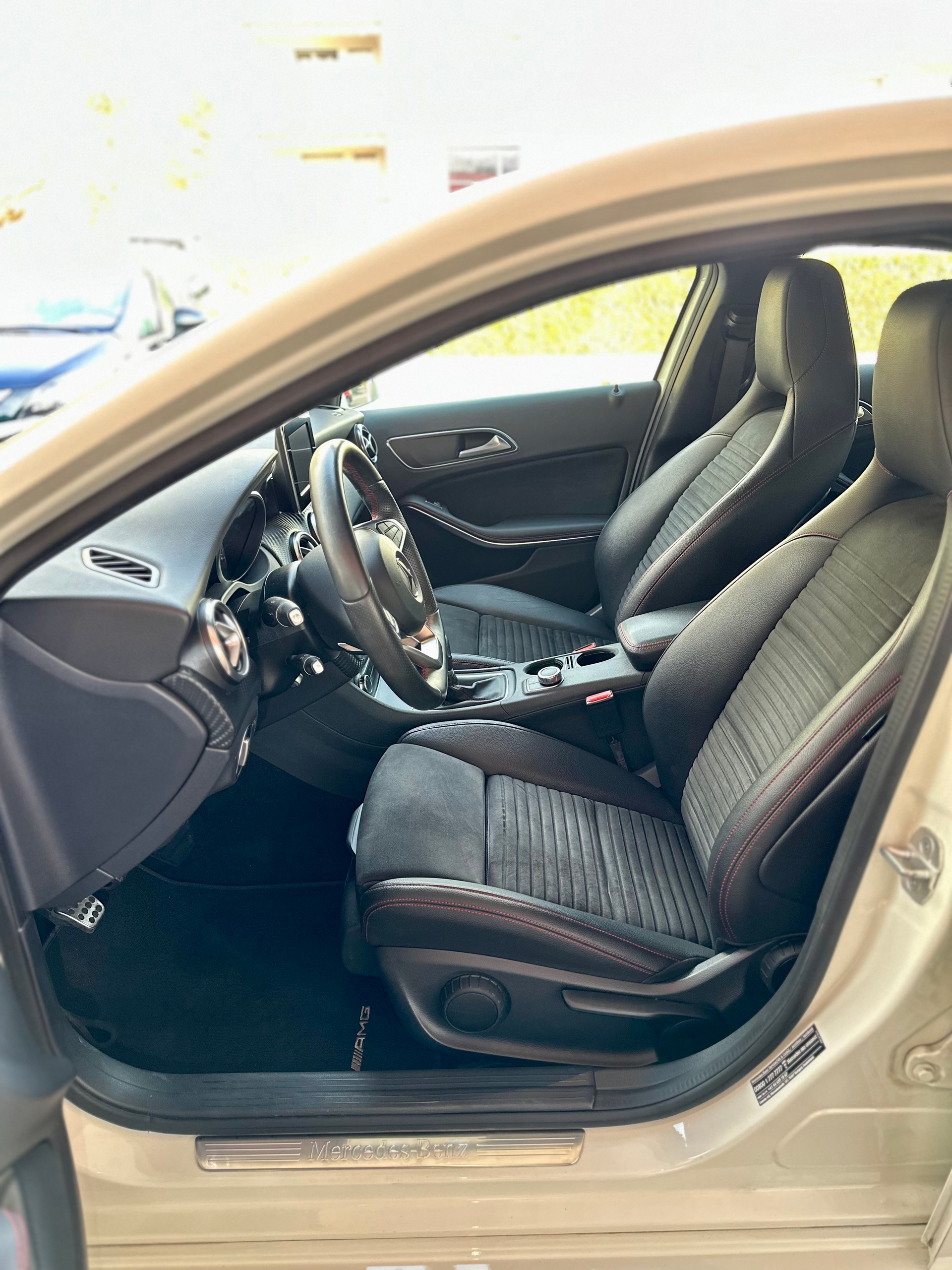 MERCEDES-BENZ A 180 CDI AMG Line-image-6