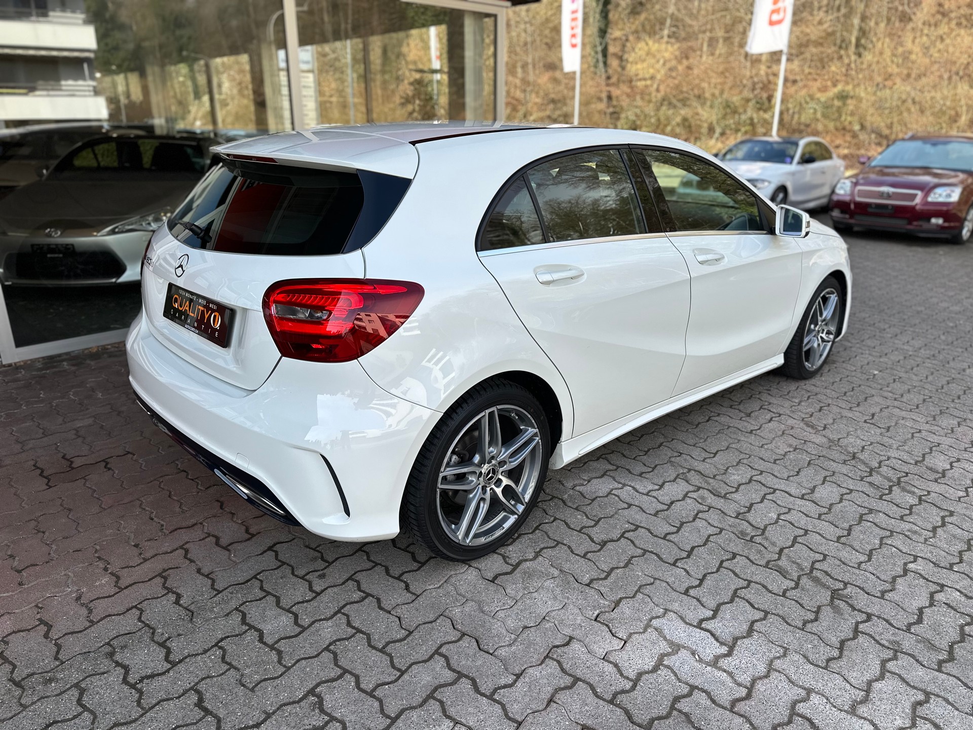 MERCEDES-BENZ A 180 CDI AMG Line-image-2