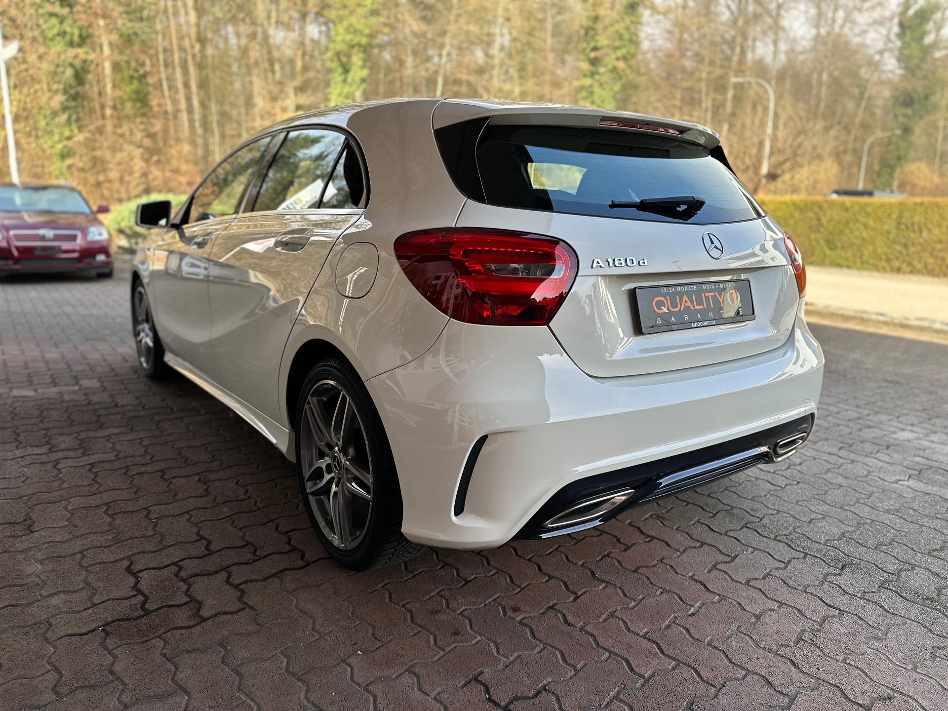 MERCEDES-BENZ A 180 CDI AMG Line-image-4