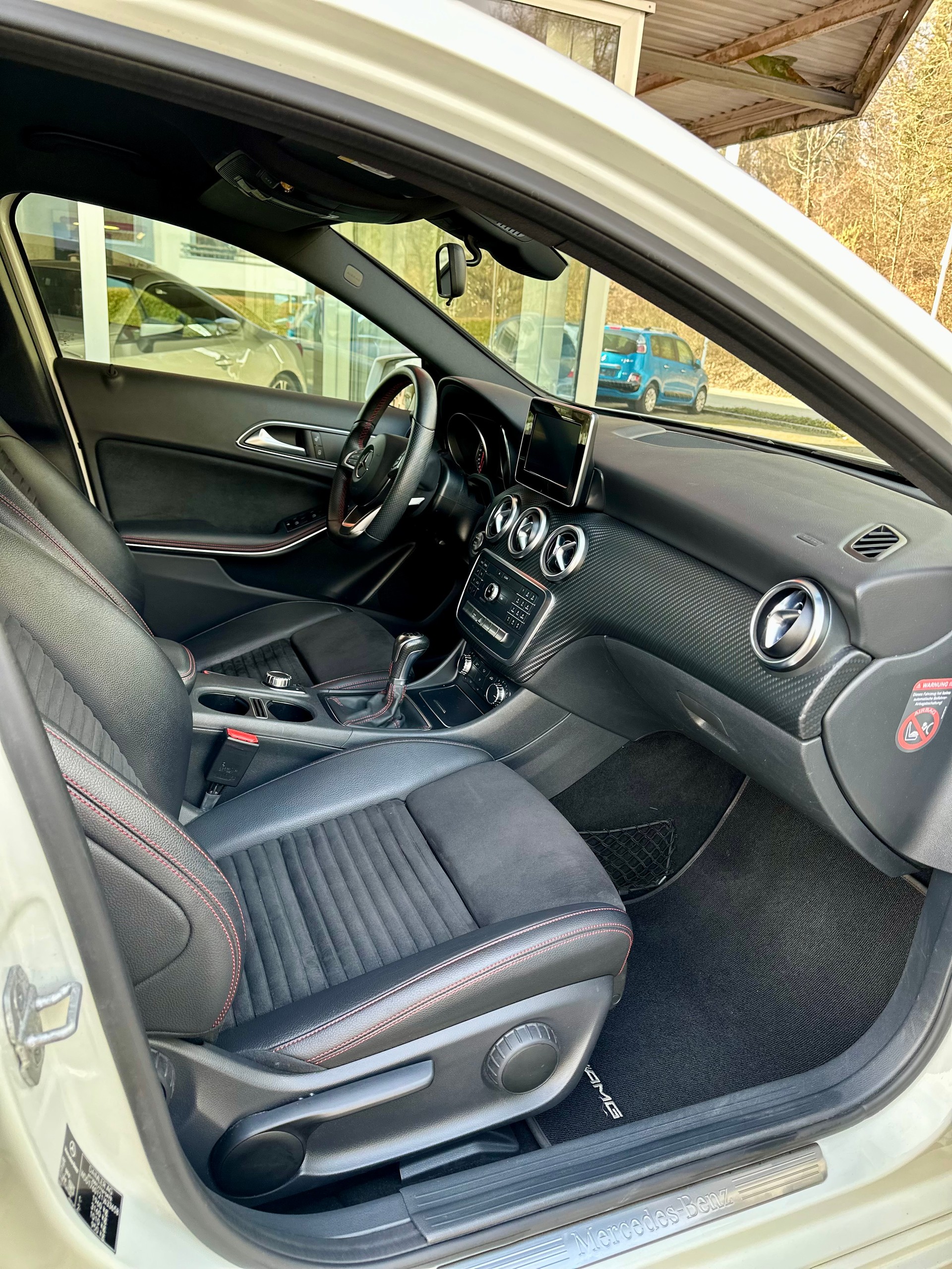 MERCEDES-BENZ A 180 CDI AMG Line-image-7