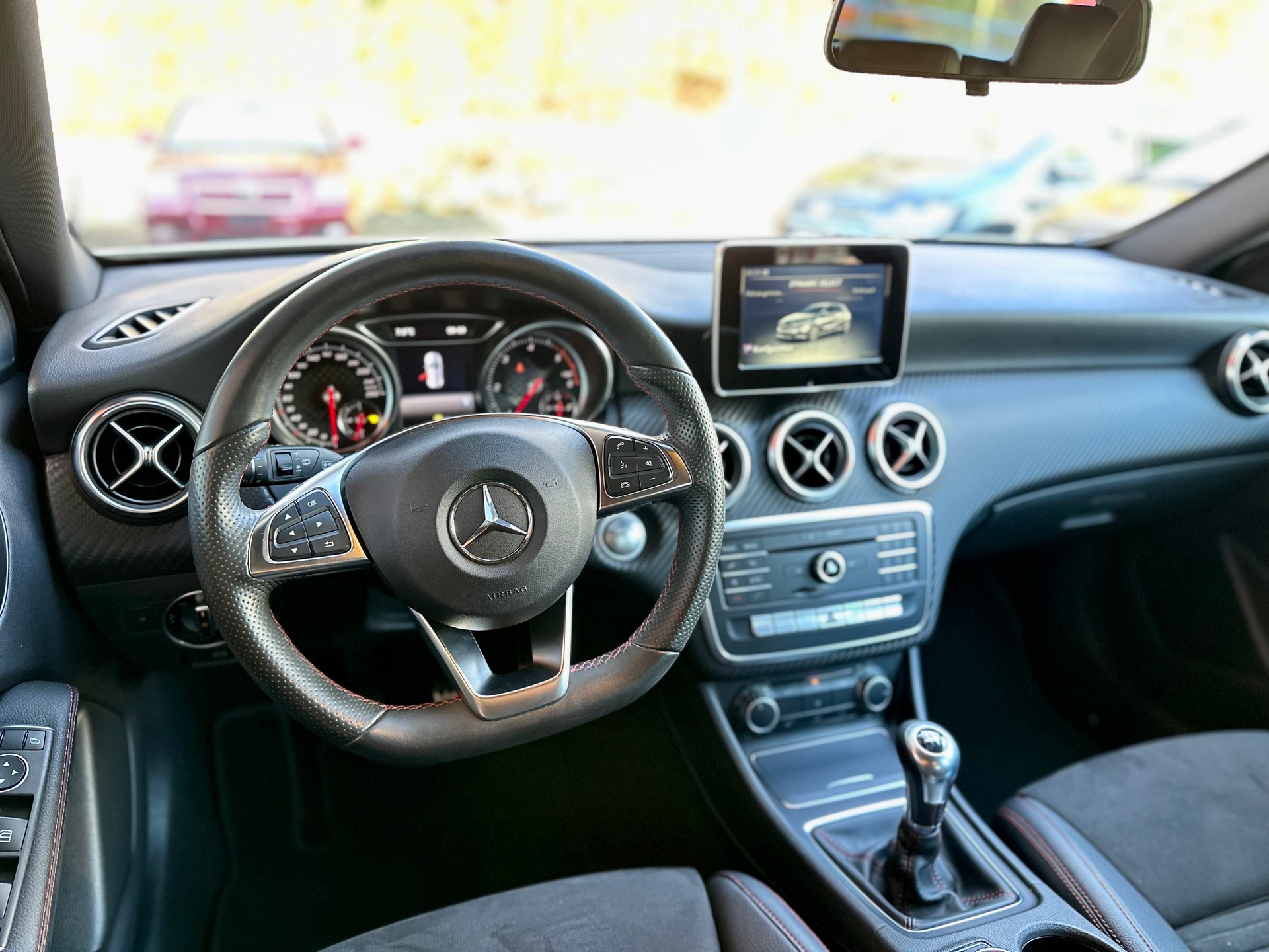 MERCEDES-BENZ A 180 CDI AMG Line-image-10