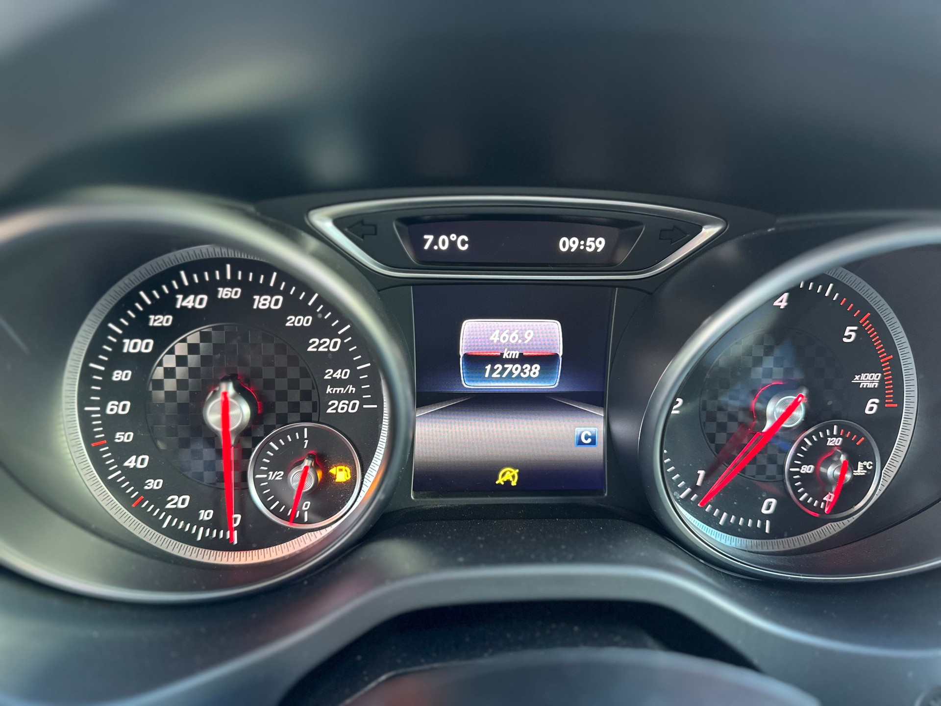 MERCEDES-BENZ A 180 CDI AMG Line-image-11