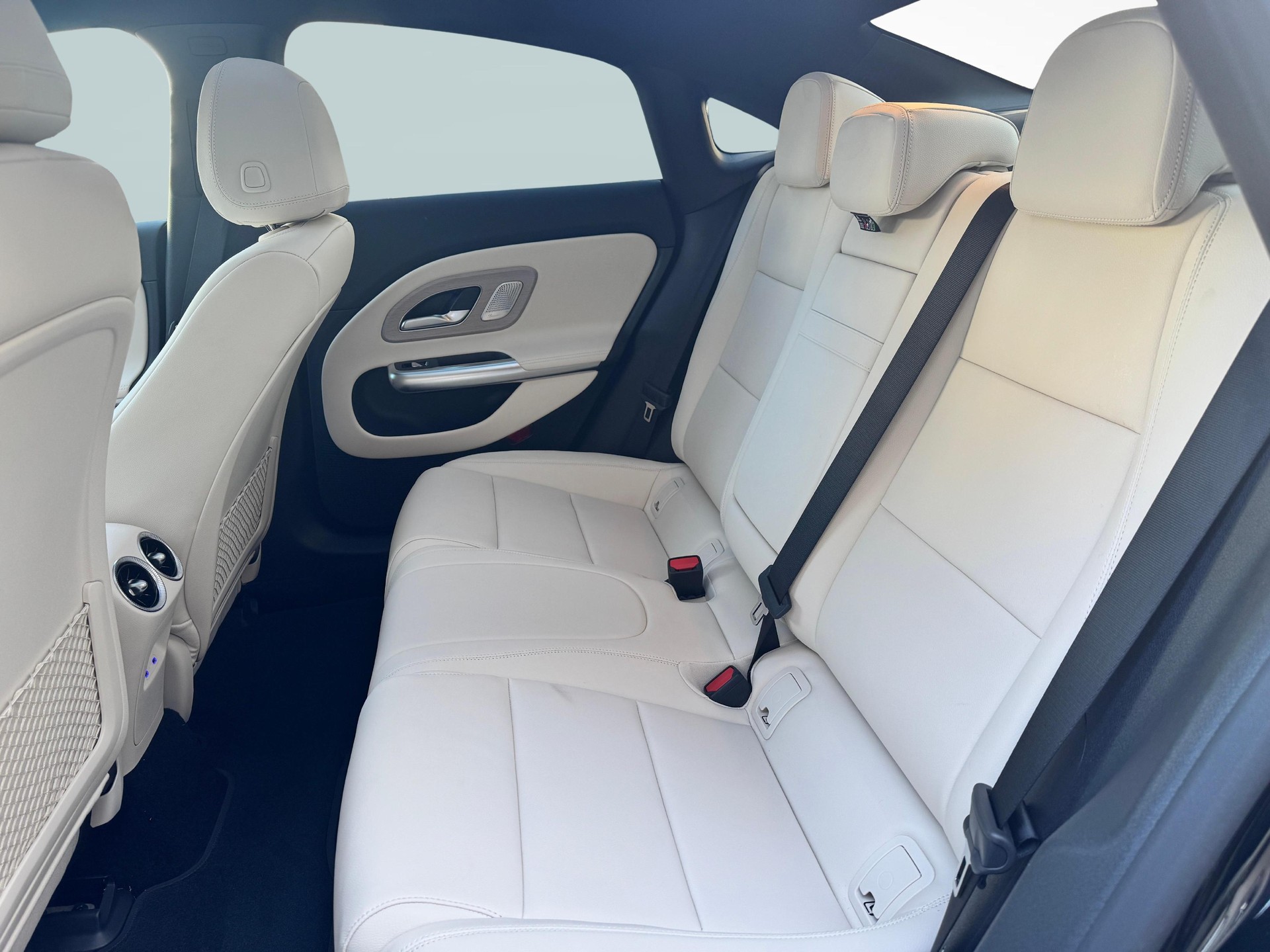 MERCEDES-BENZ CLA 350 4MATIC EQ Technology-image-10