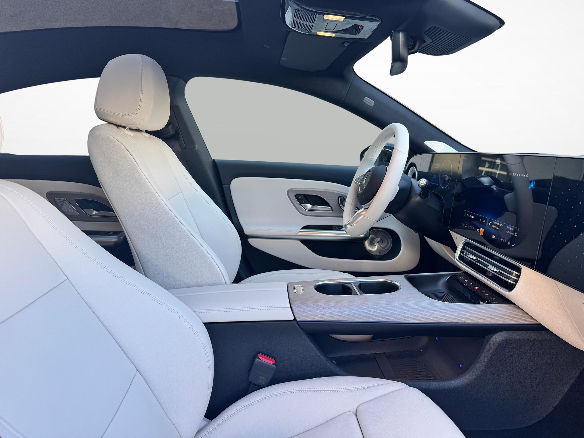 MERCEDES-BENZ CLA 350 4MATIC EQ Technology-image-9