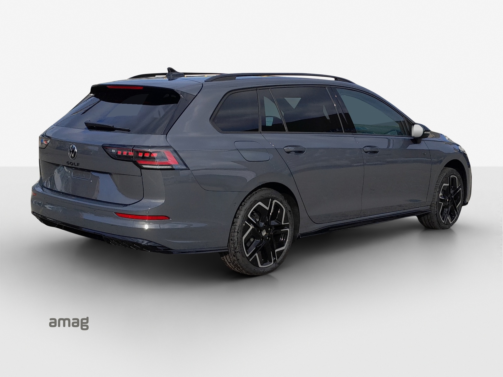 VW Golf Variant 1.5 eTSI mHEV R-Line DSG-image-4