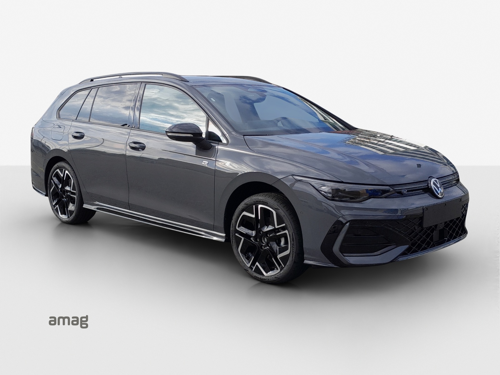 VW Golf Variant 1.5 eTSI mHEV R-Line DSG-image-5