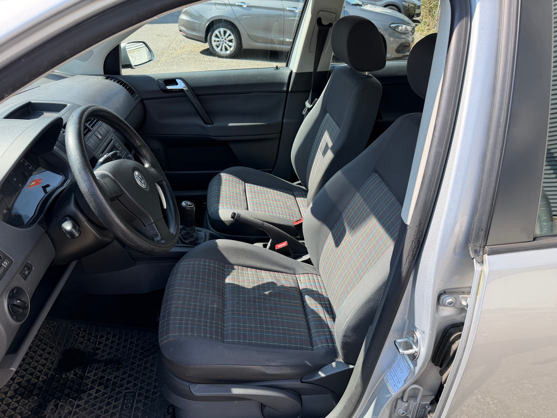 VW Polo 1.4 TDI Blue Motion-image-6