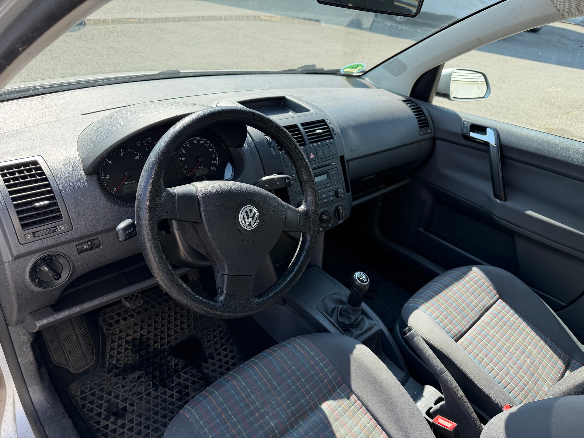 VW Polo 1.4 TDI Blue Motion-image-7