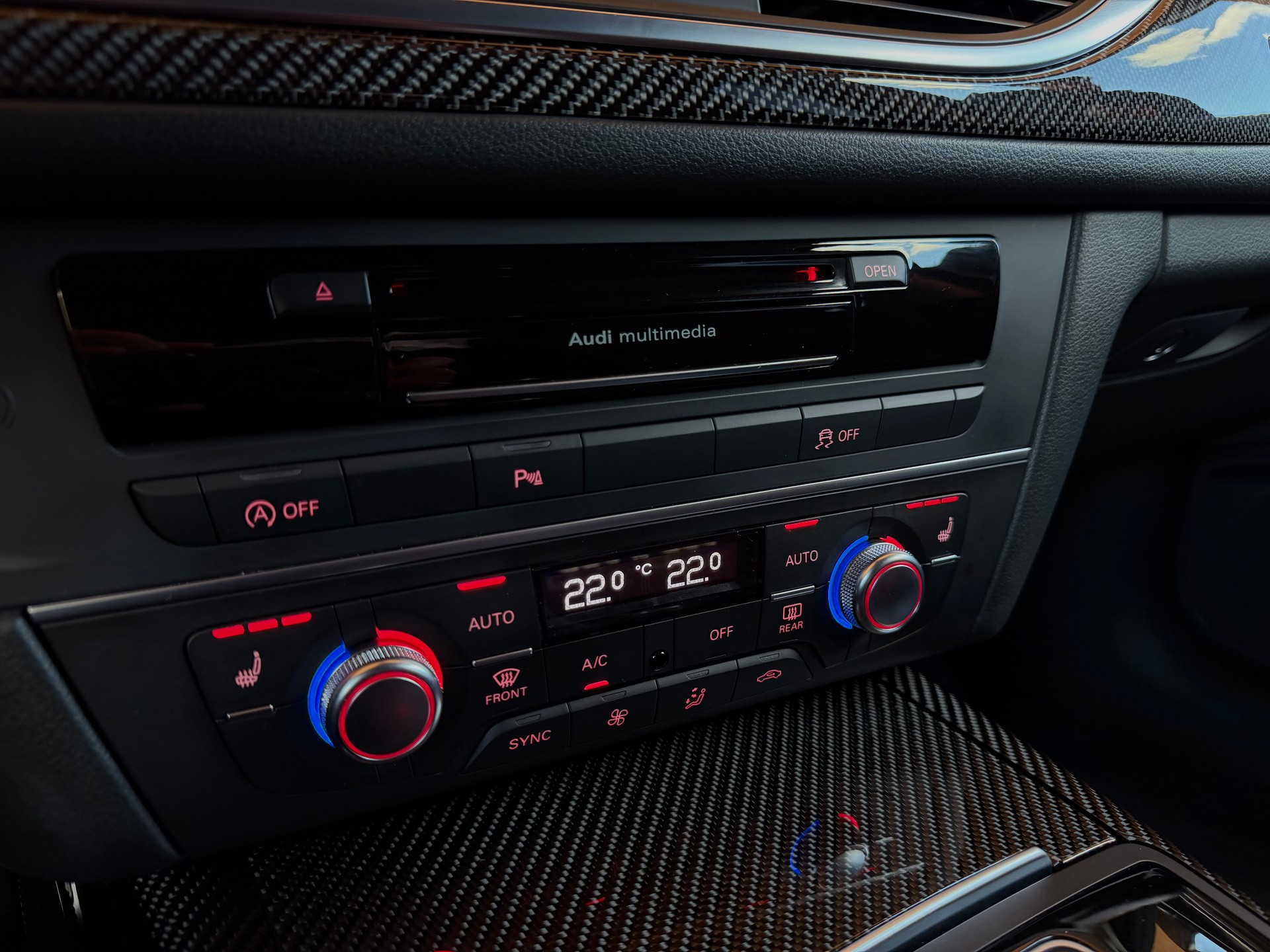 AUDI RS6 Avant 4.0 TFSI V8 performance quattro-image-11