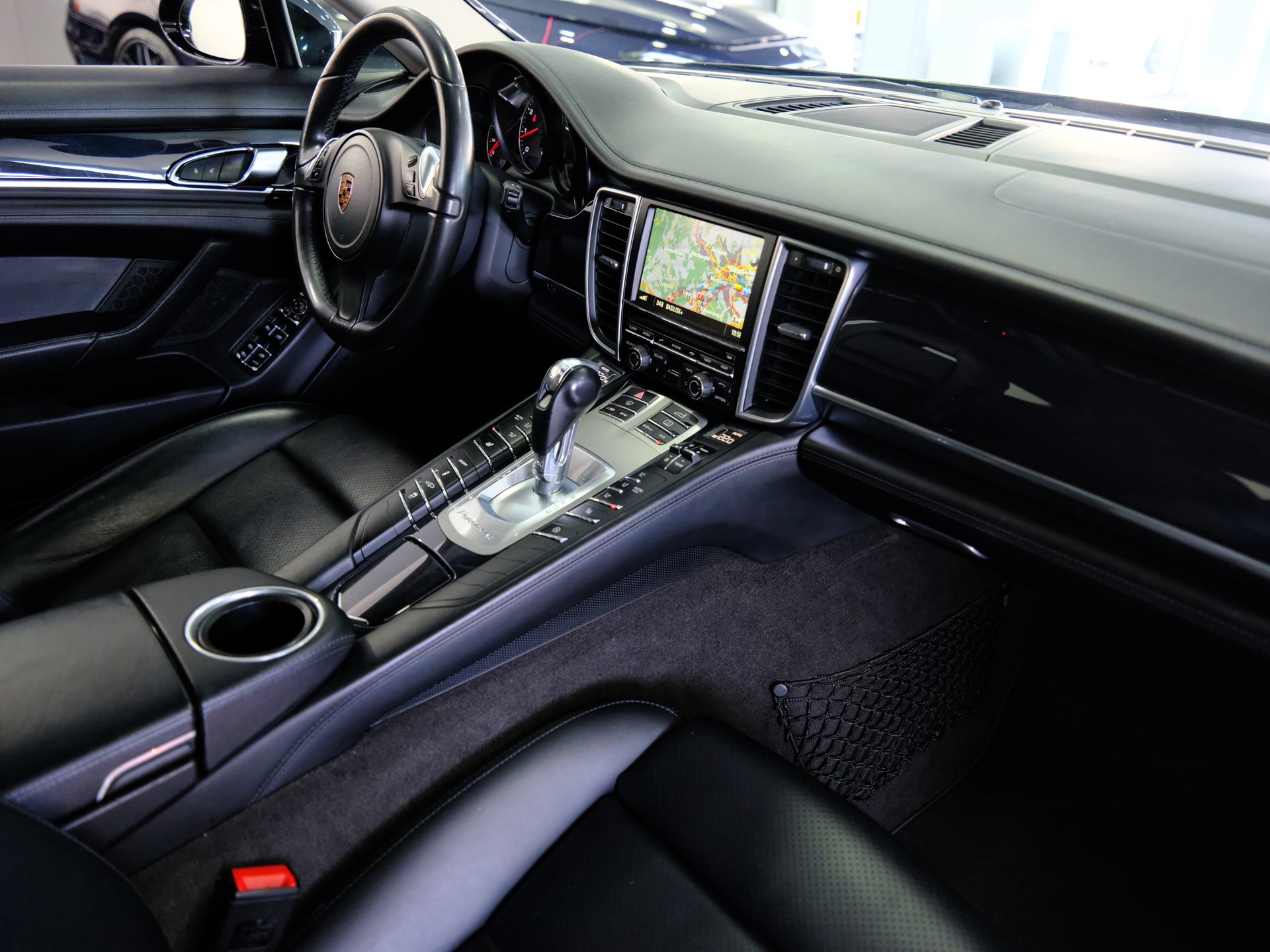 PORSCHE Panamera 4 3.6 PDK-image-13