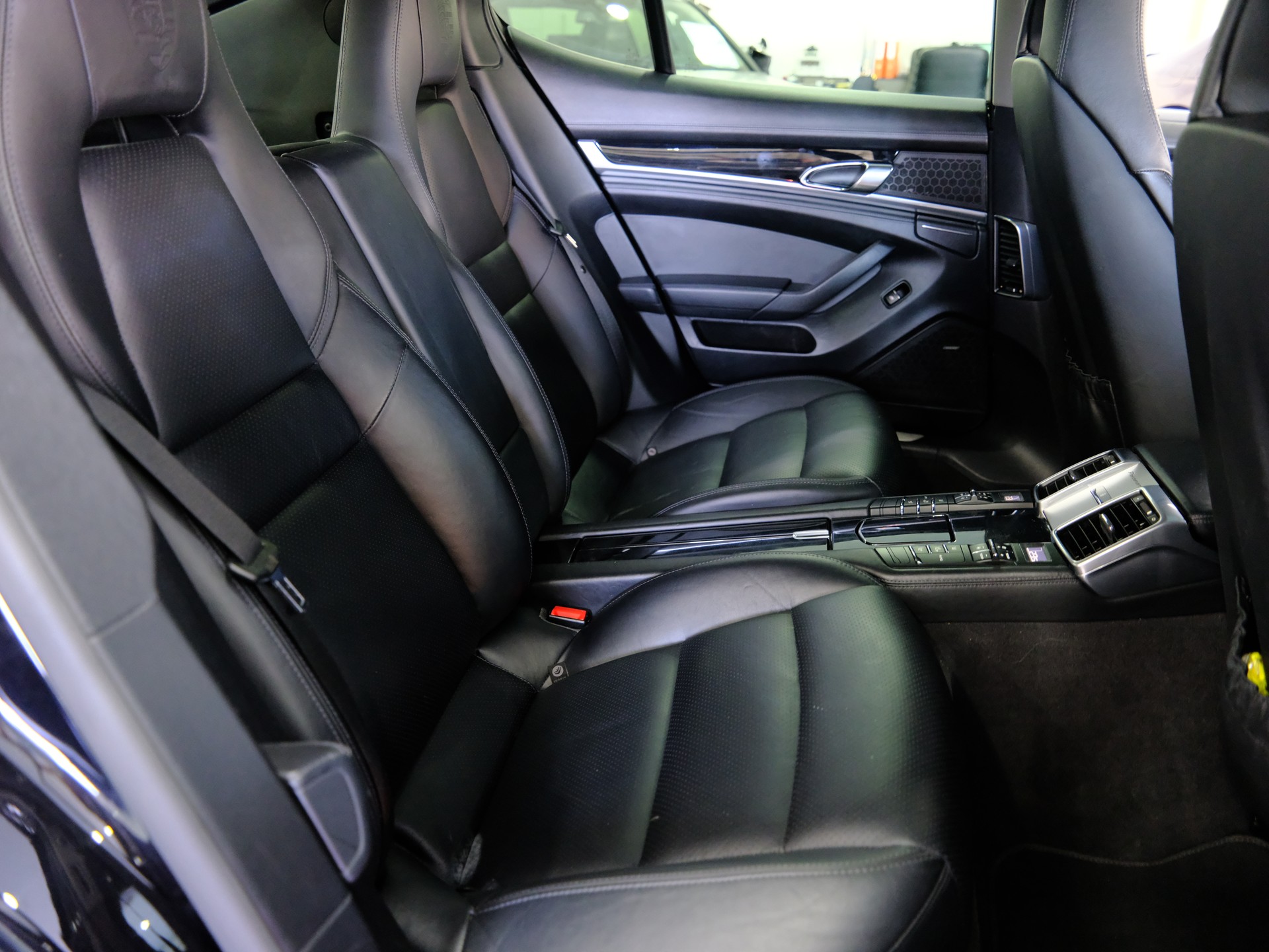 PORSCHE Panamera 4 3.6 PDK-image-15