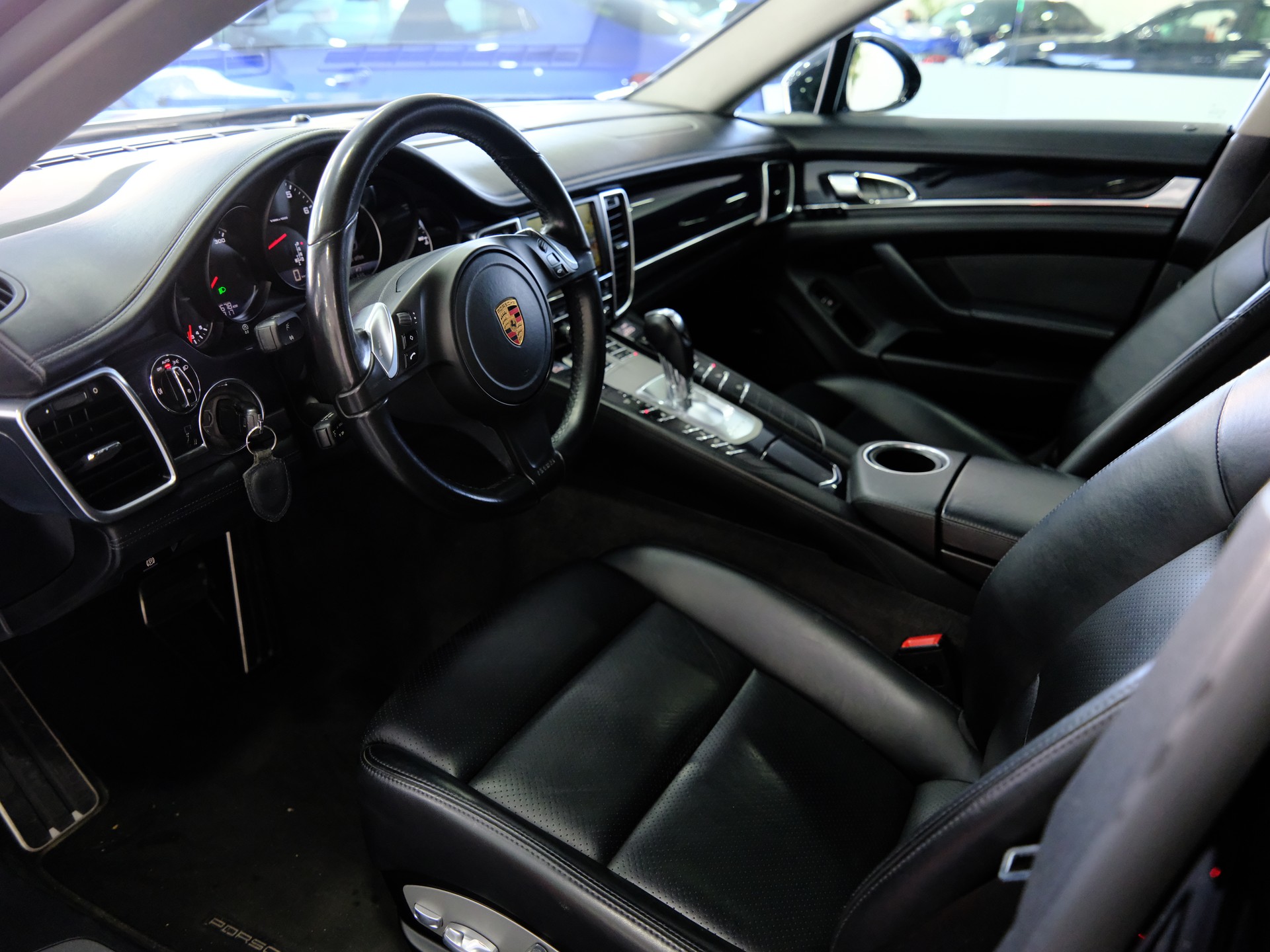 PORSCHE Panamera 4 3.6 PDK-image-9