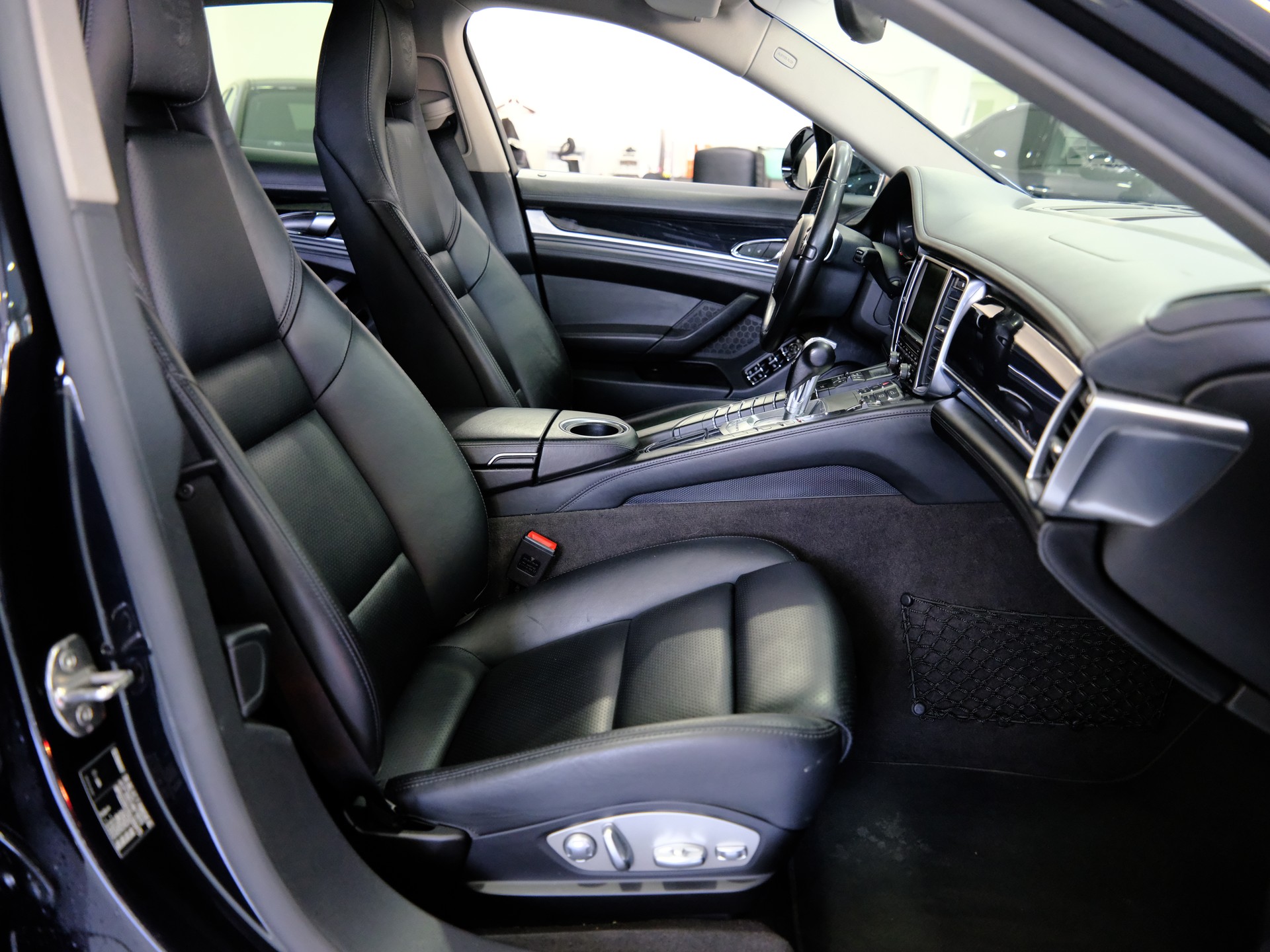 PORSCHE Panamera 4 3.6 PDK-image-14