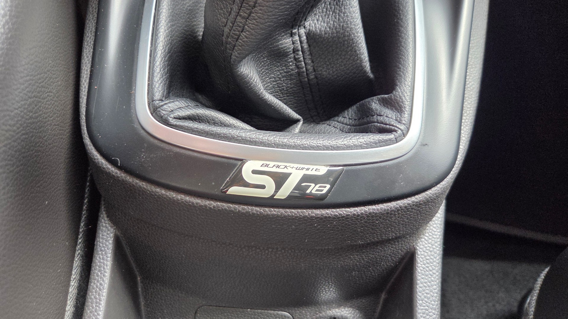 FORD Fiesta 1.6 SCTi ST-1-image-7