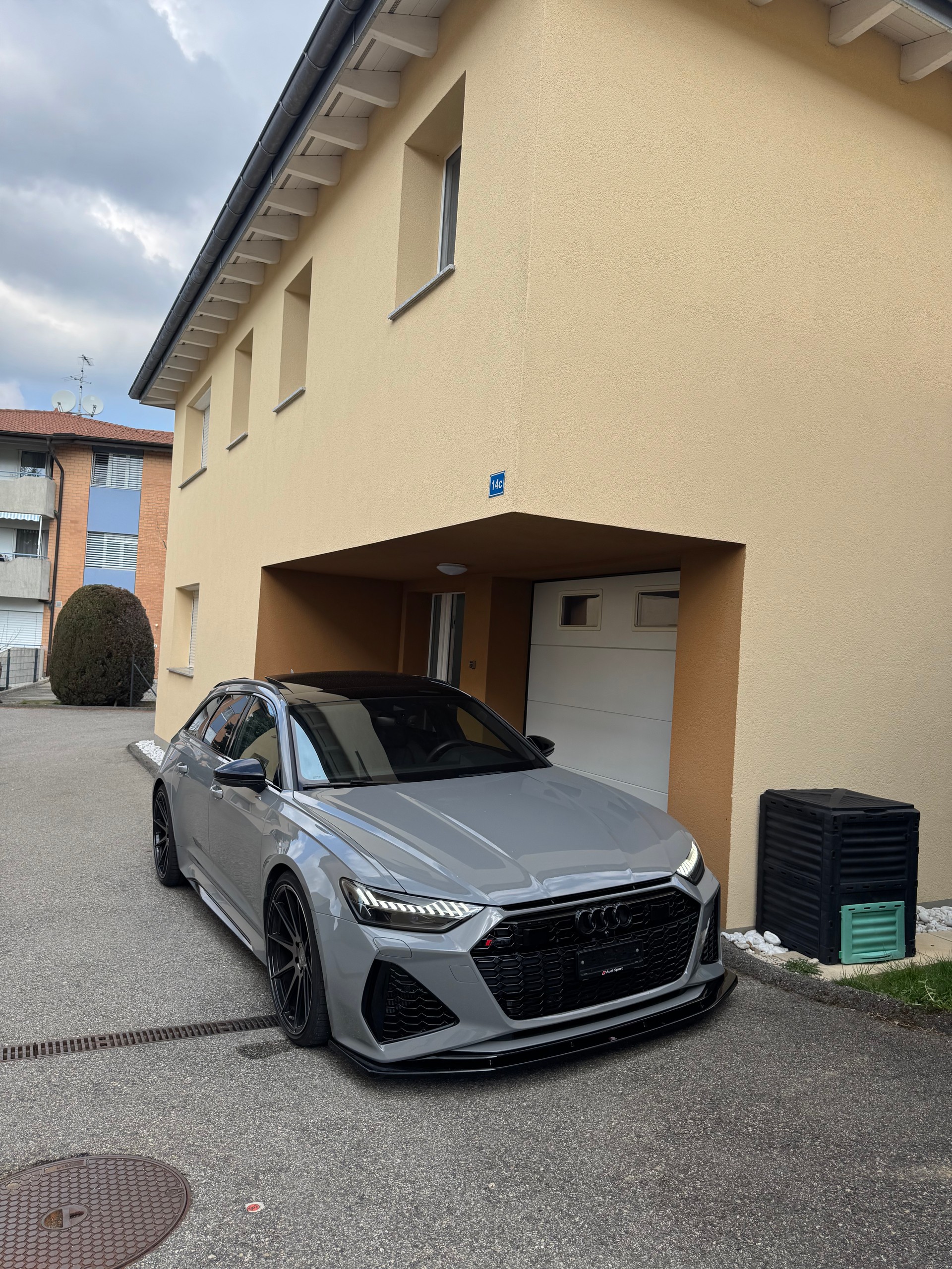 AUDI RS6 Avant 4.0 TFSI V8 quattro-image-5