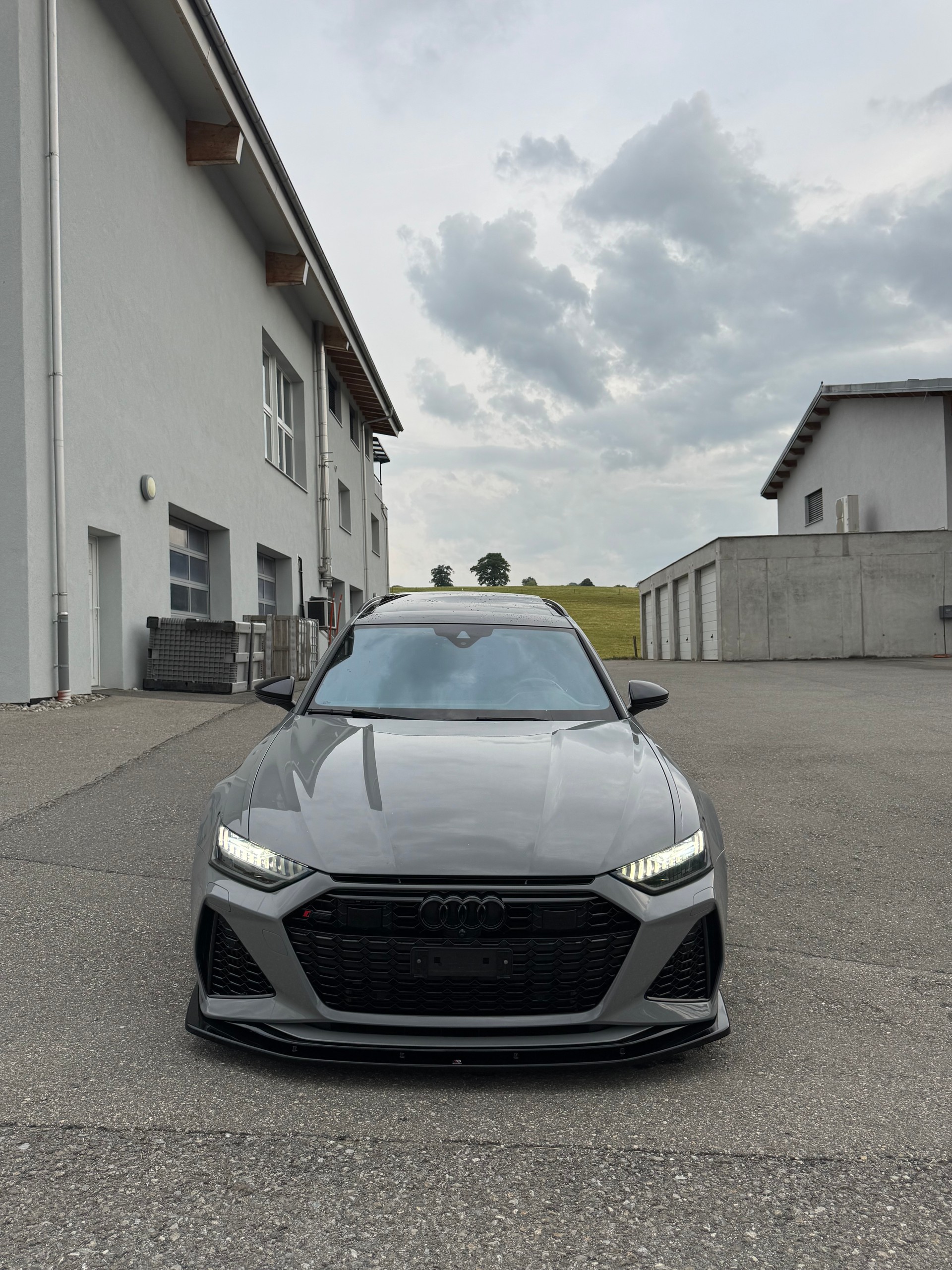 AUDI RS6 Avant 4.0 TFSI V8 quattro-image-1