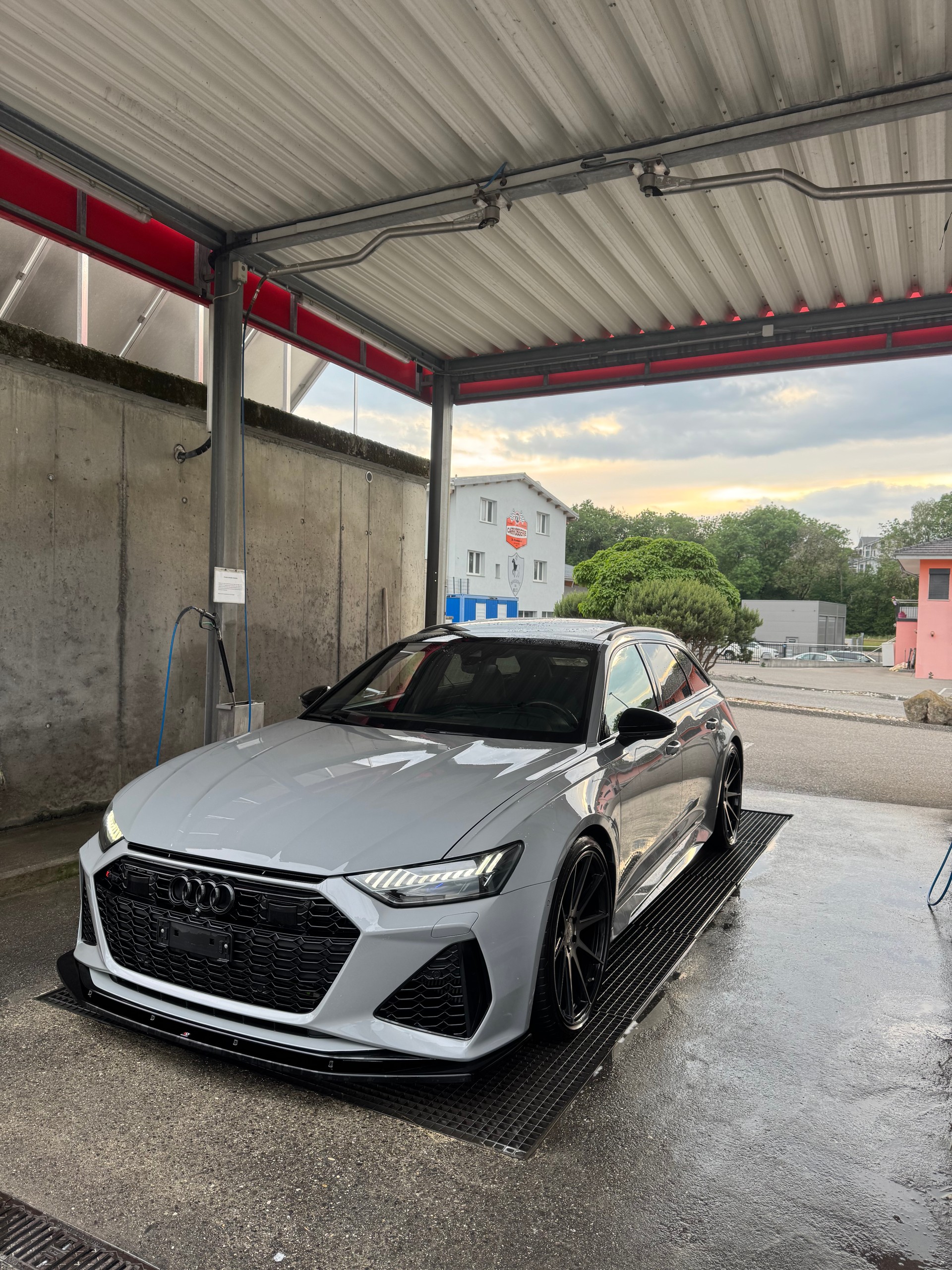 AUDI RS6 Avant 4.0 TFSI V8 quattro-image-2