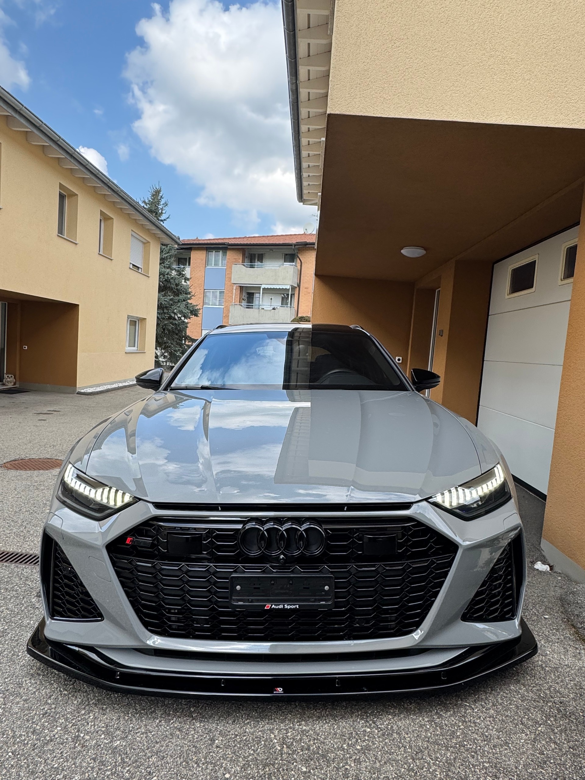 AUDI RS6 Avant 4.0 TFSI V8 quattro-image-6