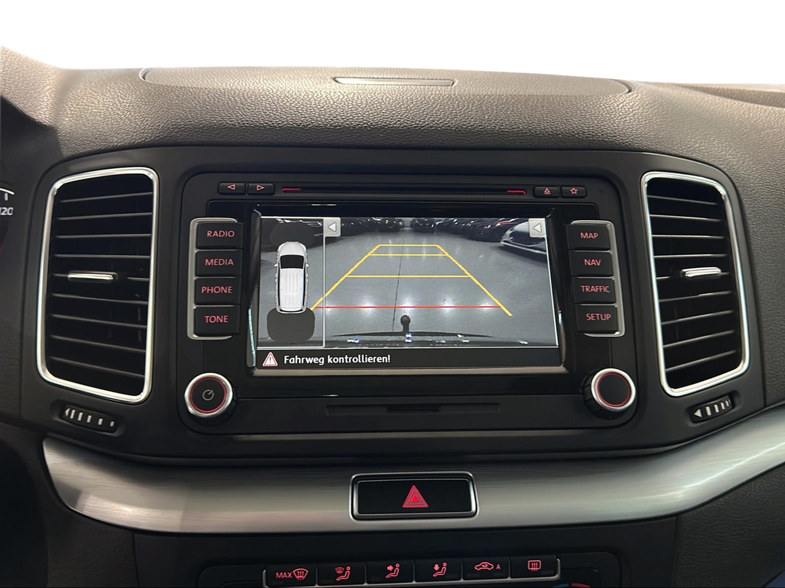 VW Sharan 2.0 TDI BlueMotion Technology Highline DSG-image-19