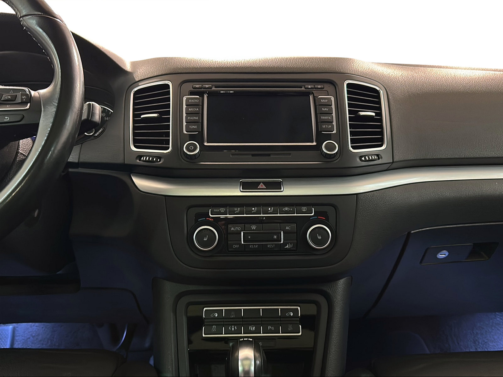 VW Sharan 2.0 TDI BlueMotion Technology Highline DSG-image-18