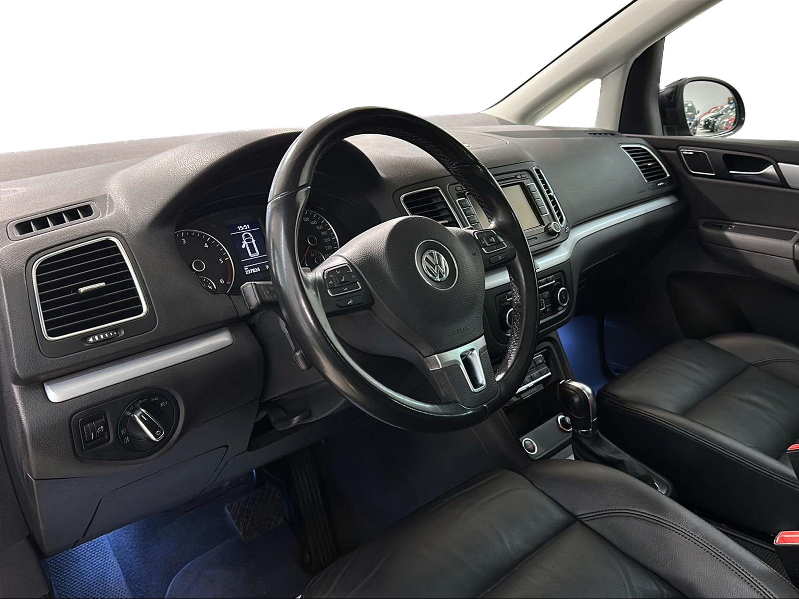 VW Sharan 2.0 TDI BlueMotion Technology Highline DSG-image-1