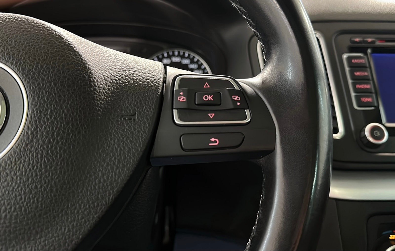 VW Sharan 2.0 TDI BlueMotion Technology Highline DSG-image-25
