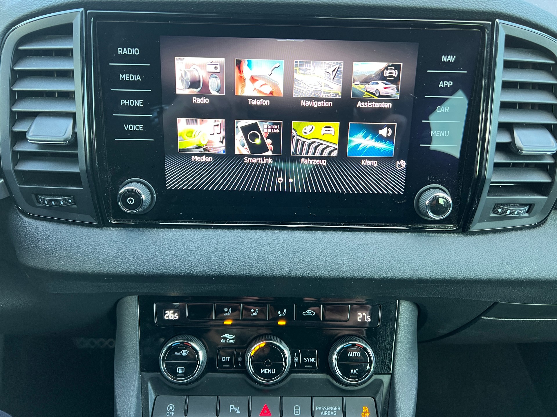 SKODA Karoq 1.5 TSI Selection DSG-image-22
