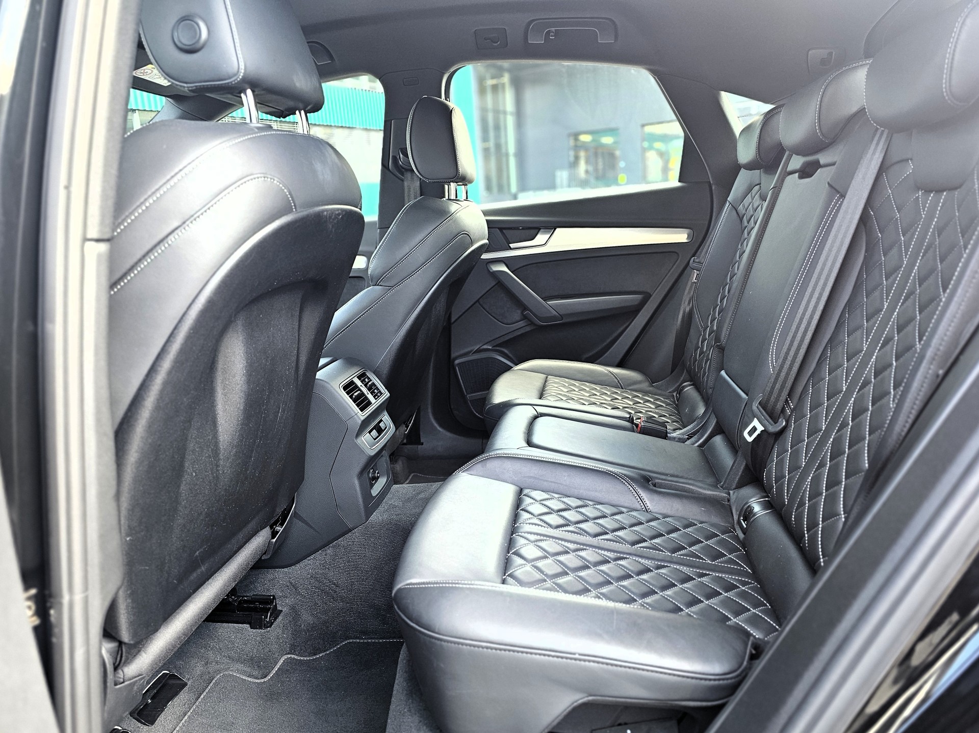 AUDI Q5 Sportback 40 TDI S line quattro S-tronic-image-12