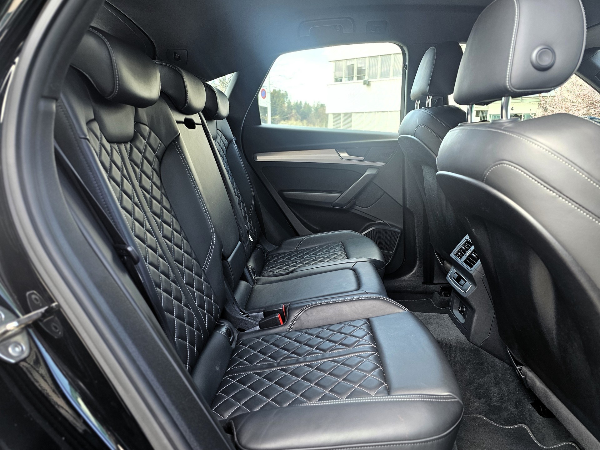 AUDI Q5 Sportback 40 TDI S line quattro S-tronic-image-14