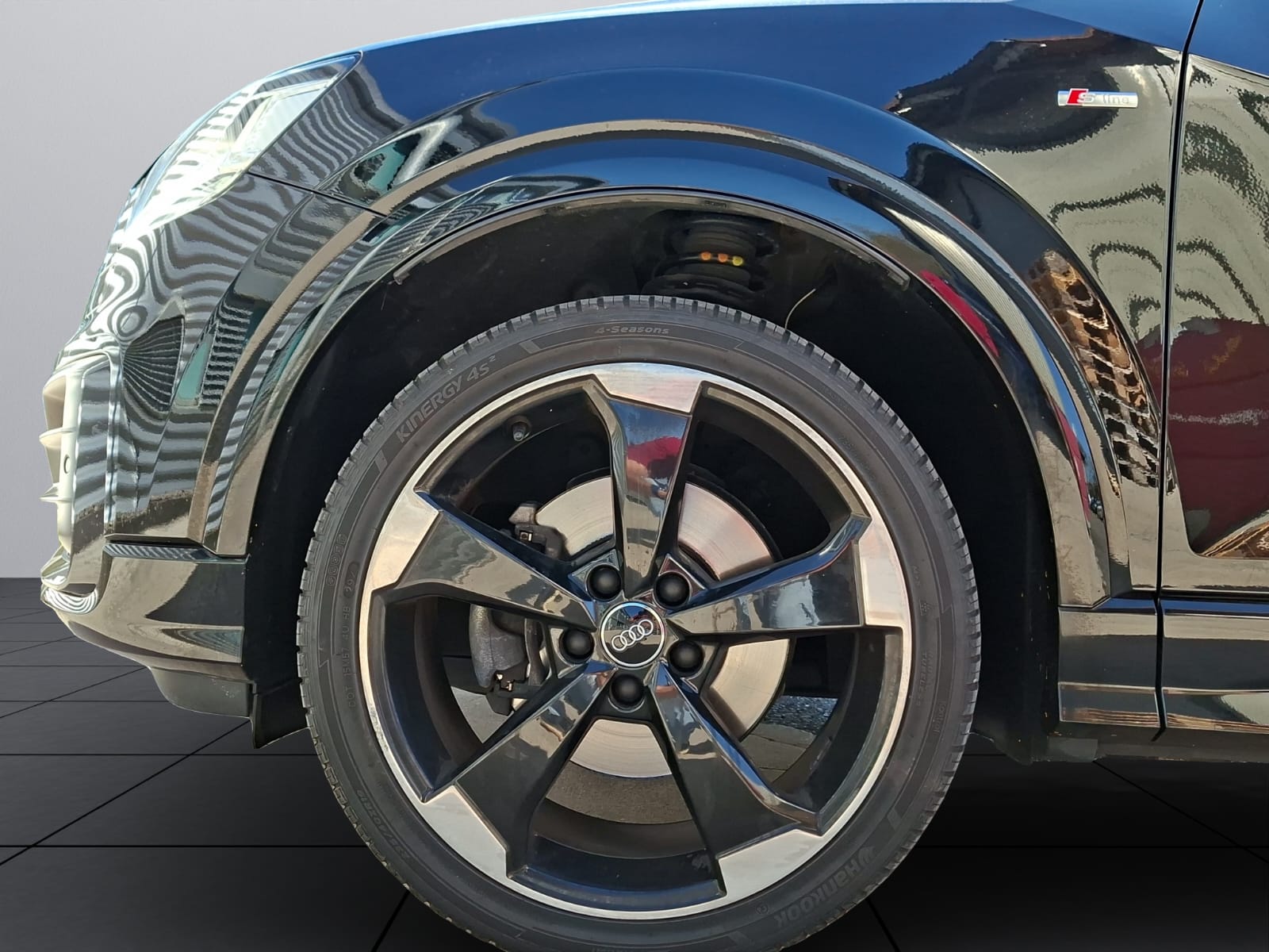 AUDI Q2 2.0 TFSI quattro S-tronic-image-4