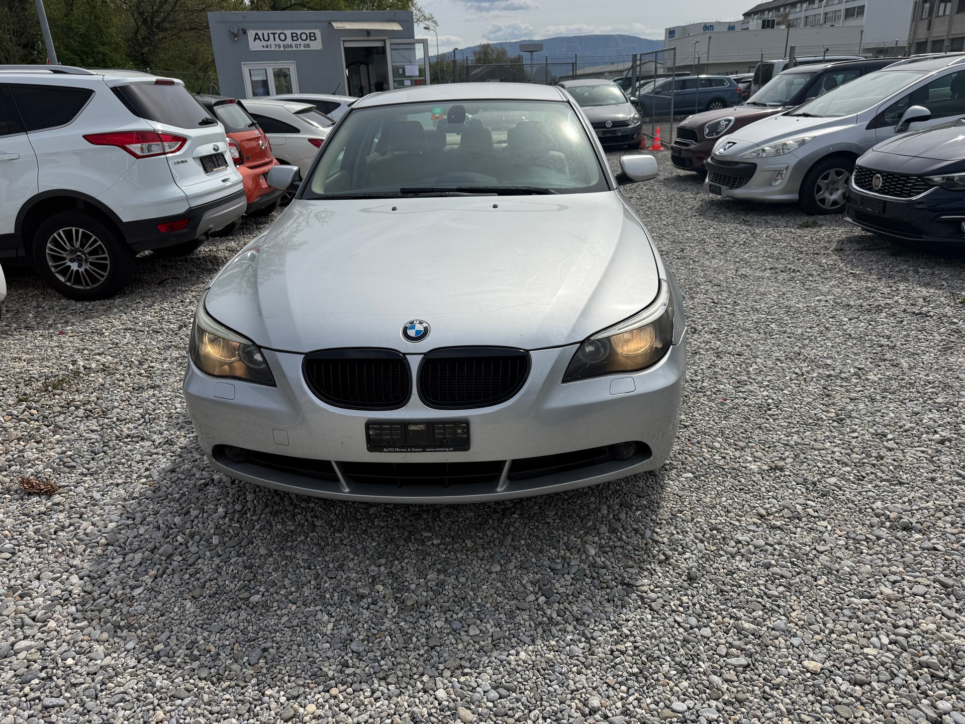 BMW 525xi-image-1