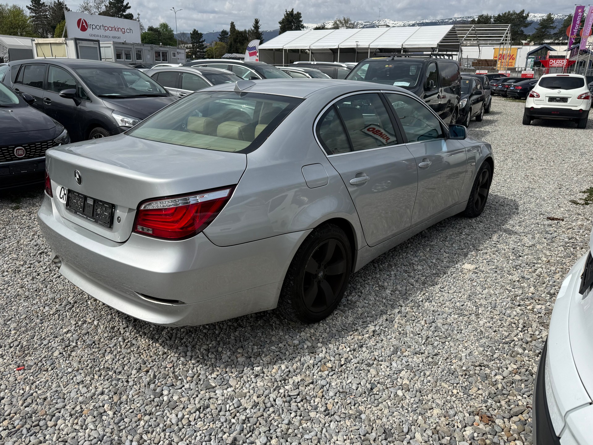 BMW 525xi-image-3