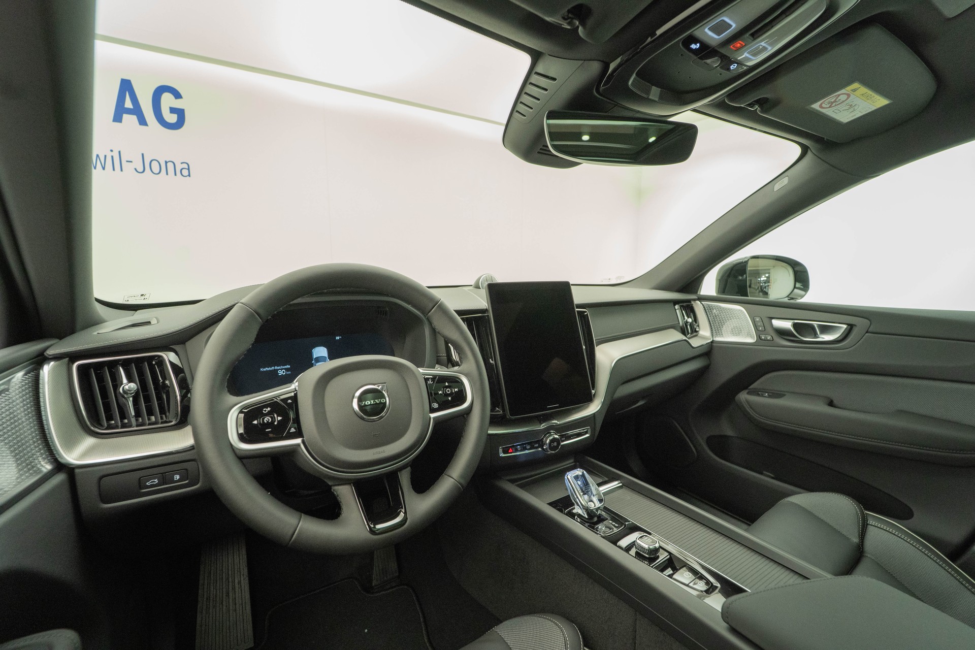 VOLVO XC60 2.0 T6 TE Black Edition eAWD-image-6