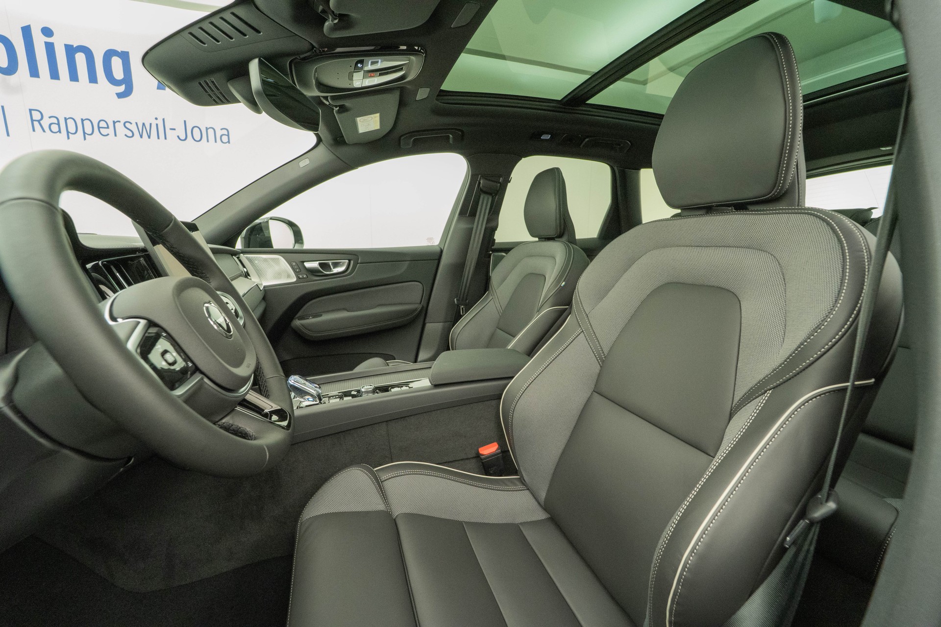 VOLVO XC60 2.0 T6 TE Black Edition eAWD-image-7