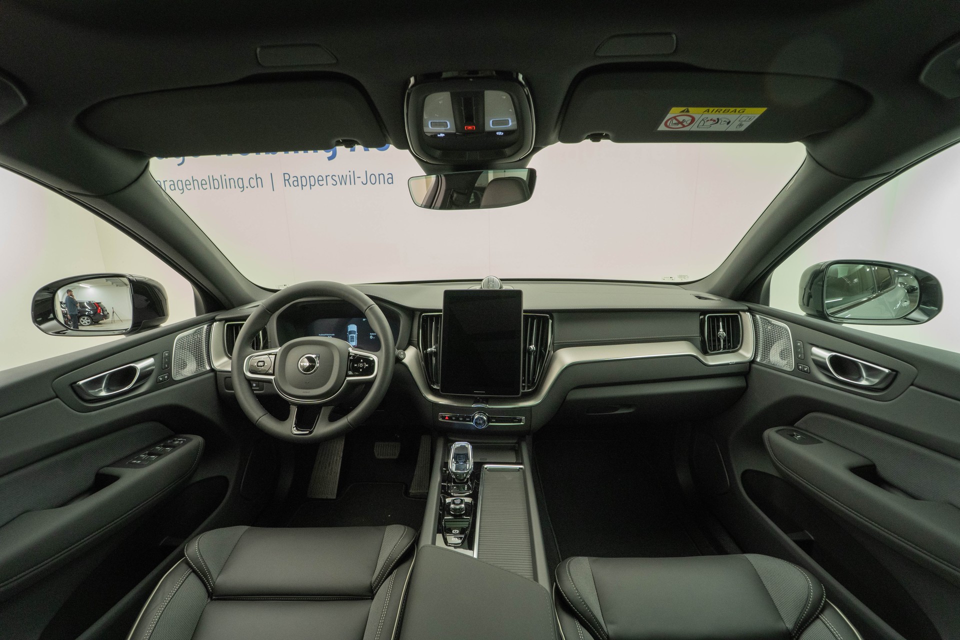 VOLVO XC60 2.0 T6 TE Black Edition eAWD-image-5