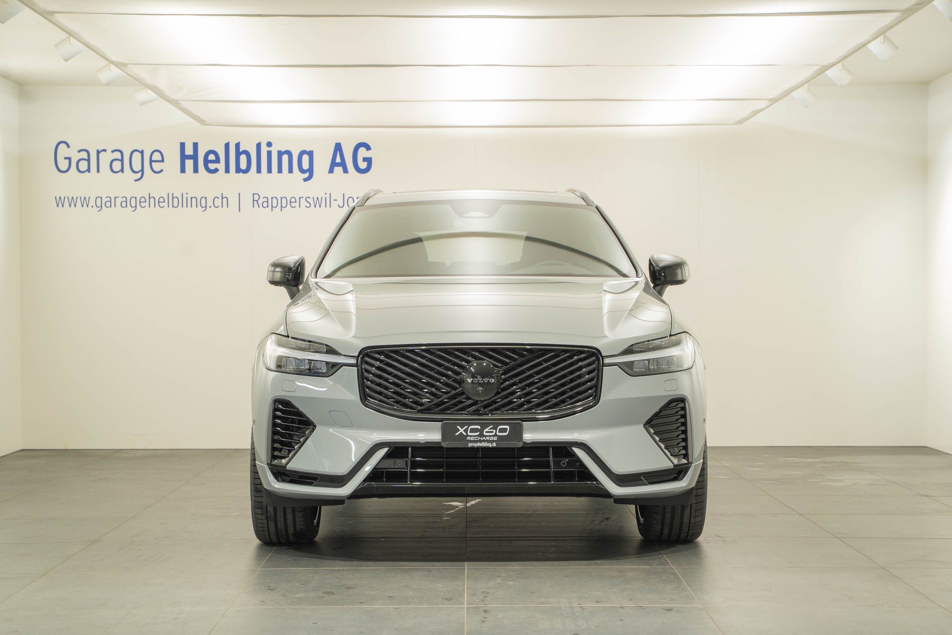 VOLVO XC60 2.0 T6 TE Black Edition eAWD-image-1
