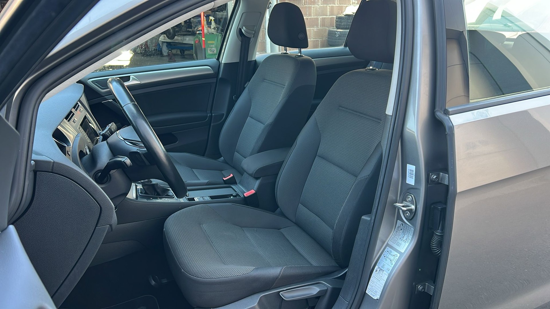 VW Golf 1.4 TSI Lounge DSG-image-12