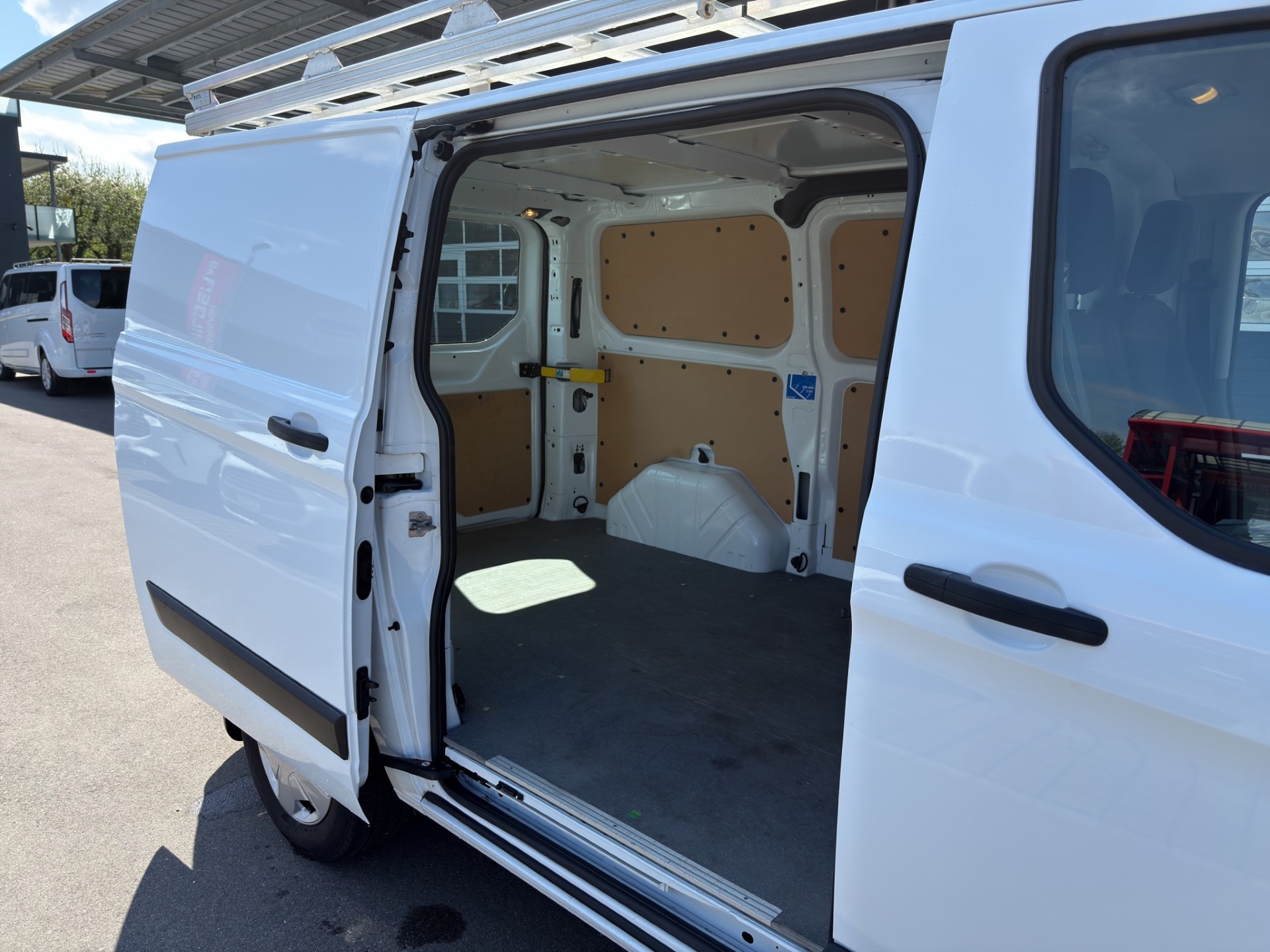 FORD Transit C Van 300 L1 2.0 TDCi 130 Trend-image-13