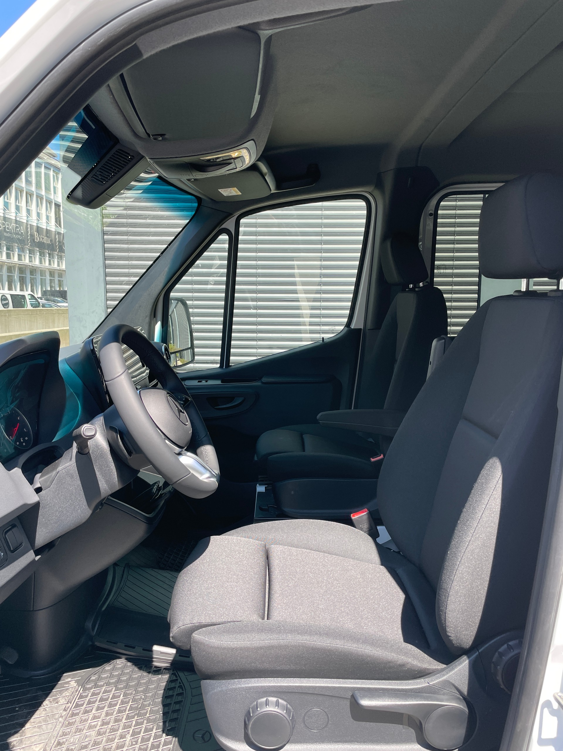MERCEDES-BENZ Sprinter 317 CDI Lang 9G-TRONIC-image-9