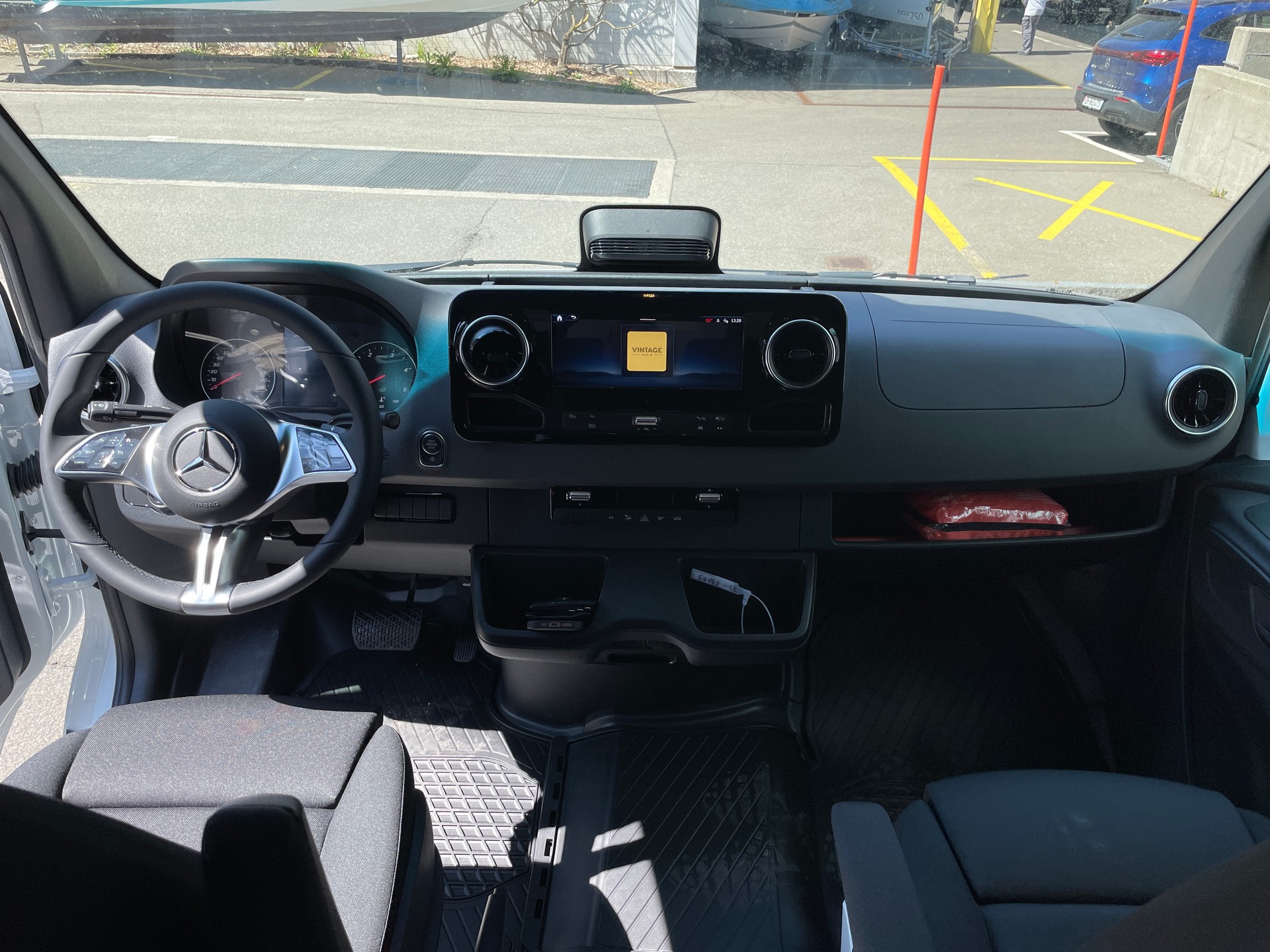 MERCEDES-BENZ Sprinter 317 CDI Lang 9G-TRONIC-image-12