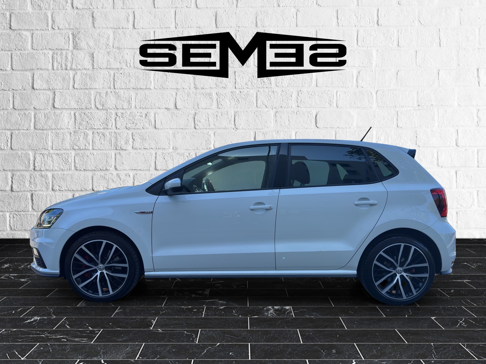 VW Polo 1.8 TSI GTI-image-1