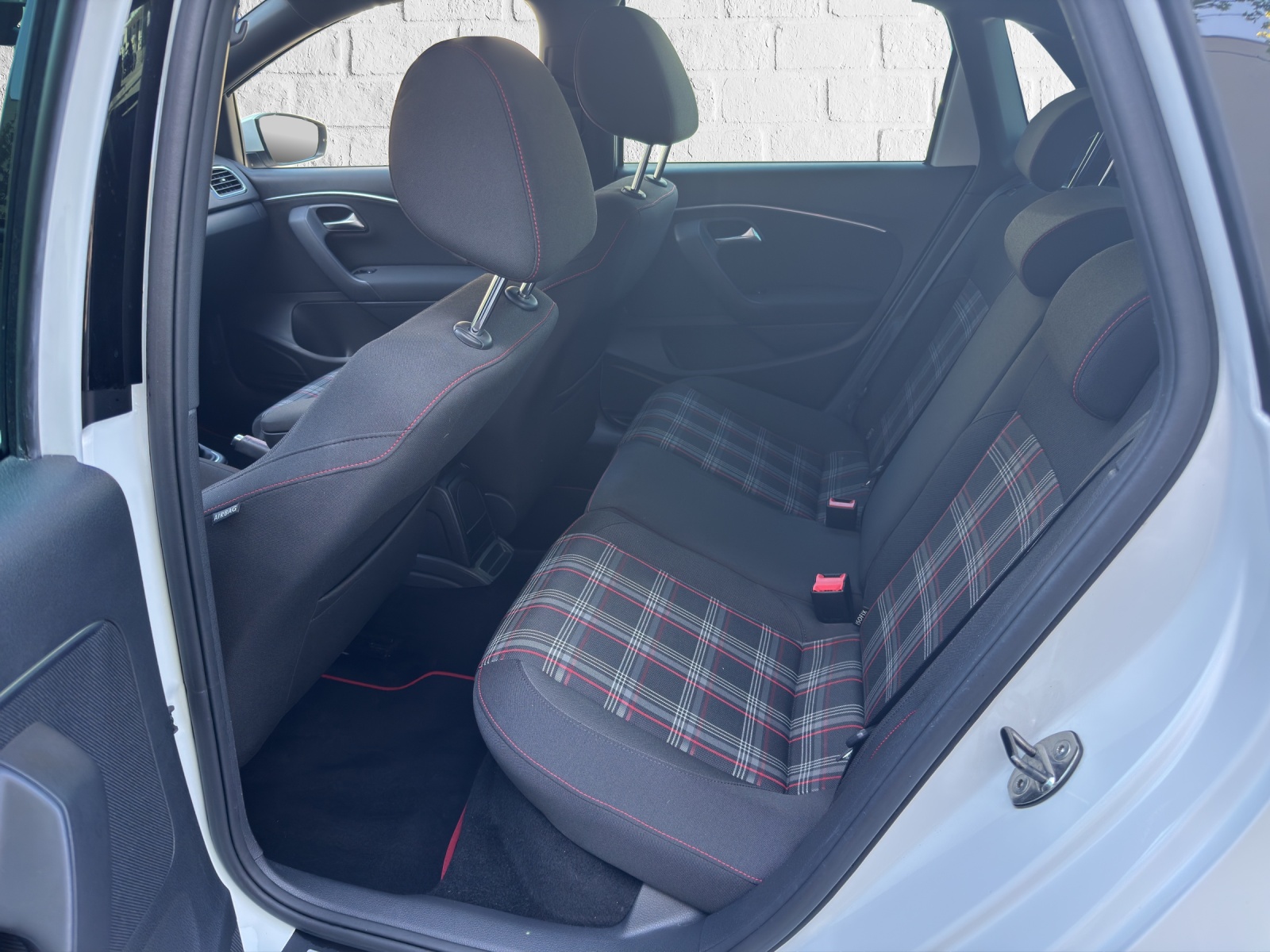 VW Polo 1.8 TSI GTI-image-28