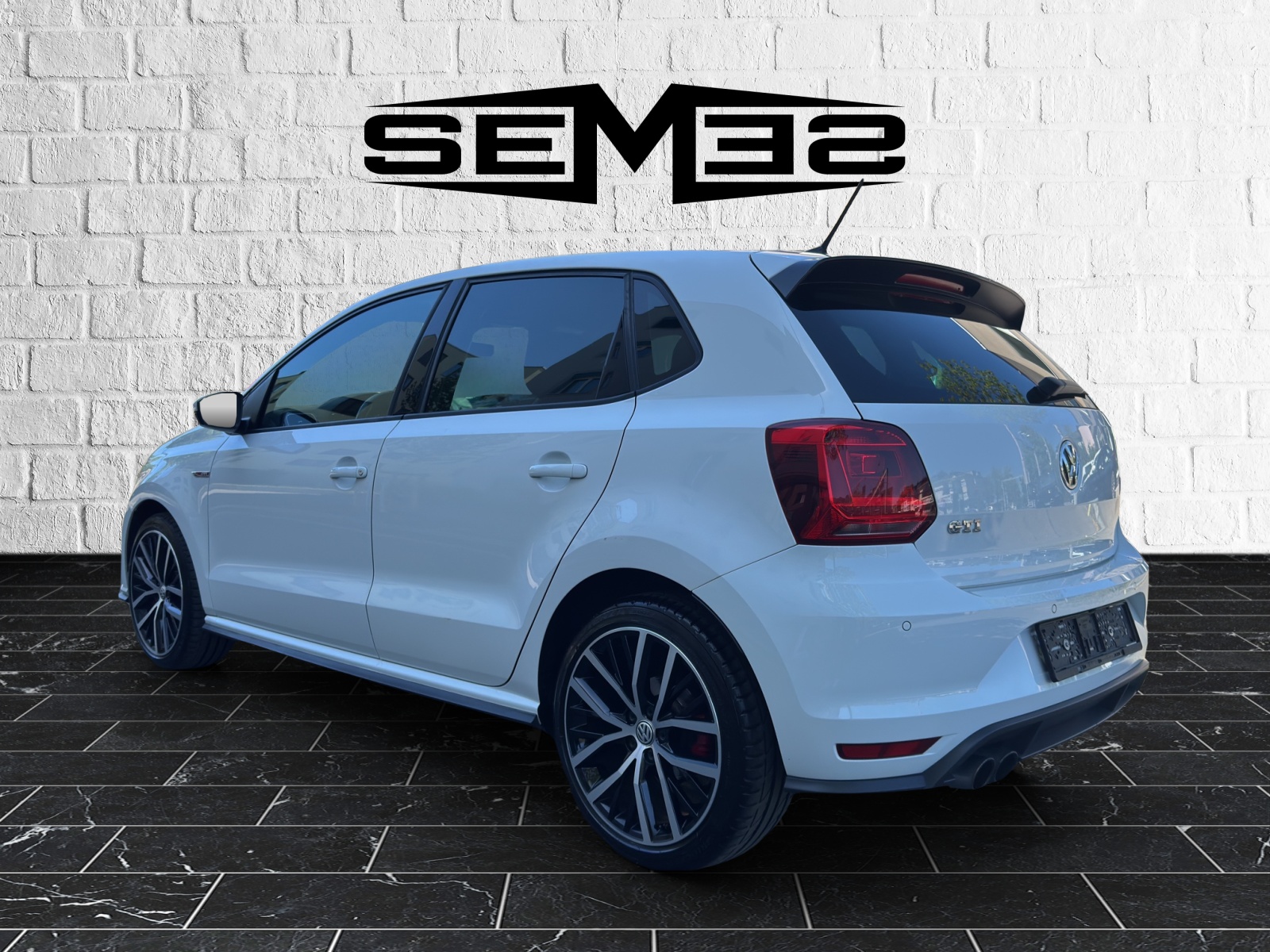 VW Polo 1.8 TSI GTI-image-2