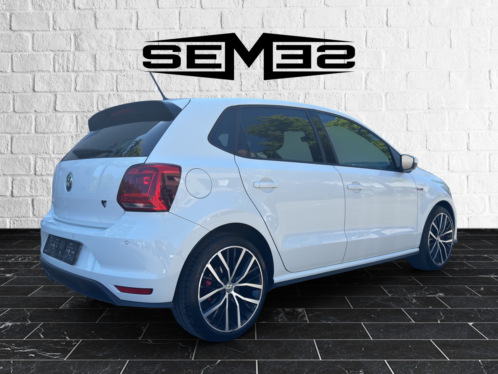 VW Polo 1.8 TSI GTI-image-4