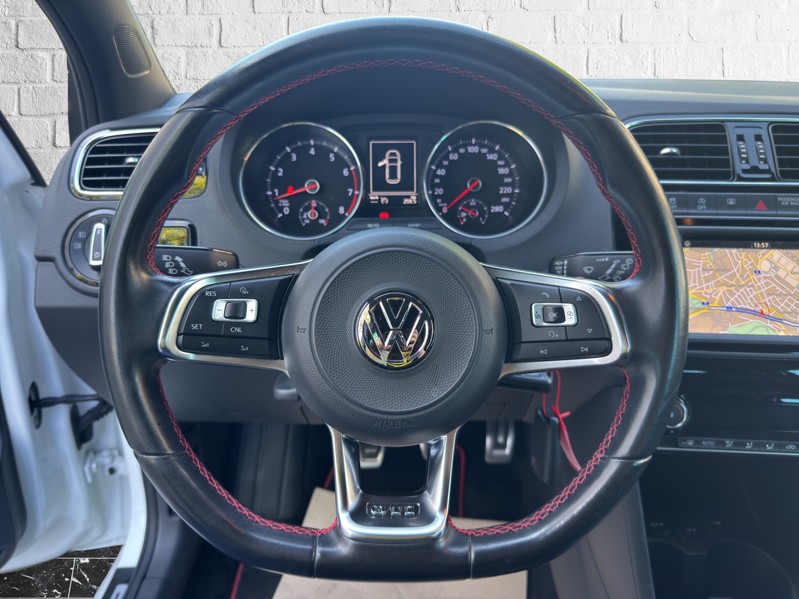 VW Polo 1.8 TSI GTI-image-12