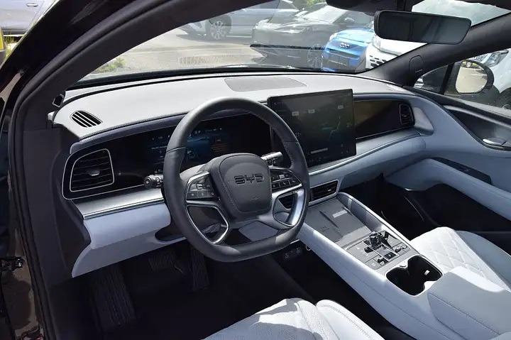 BYD Sealion 7 Excellence AWD - helles Intérieur-image-19